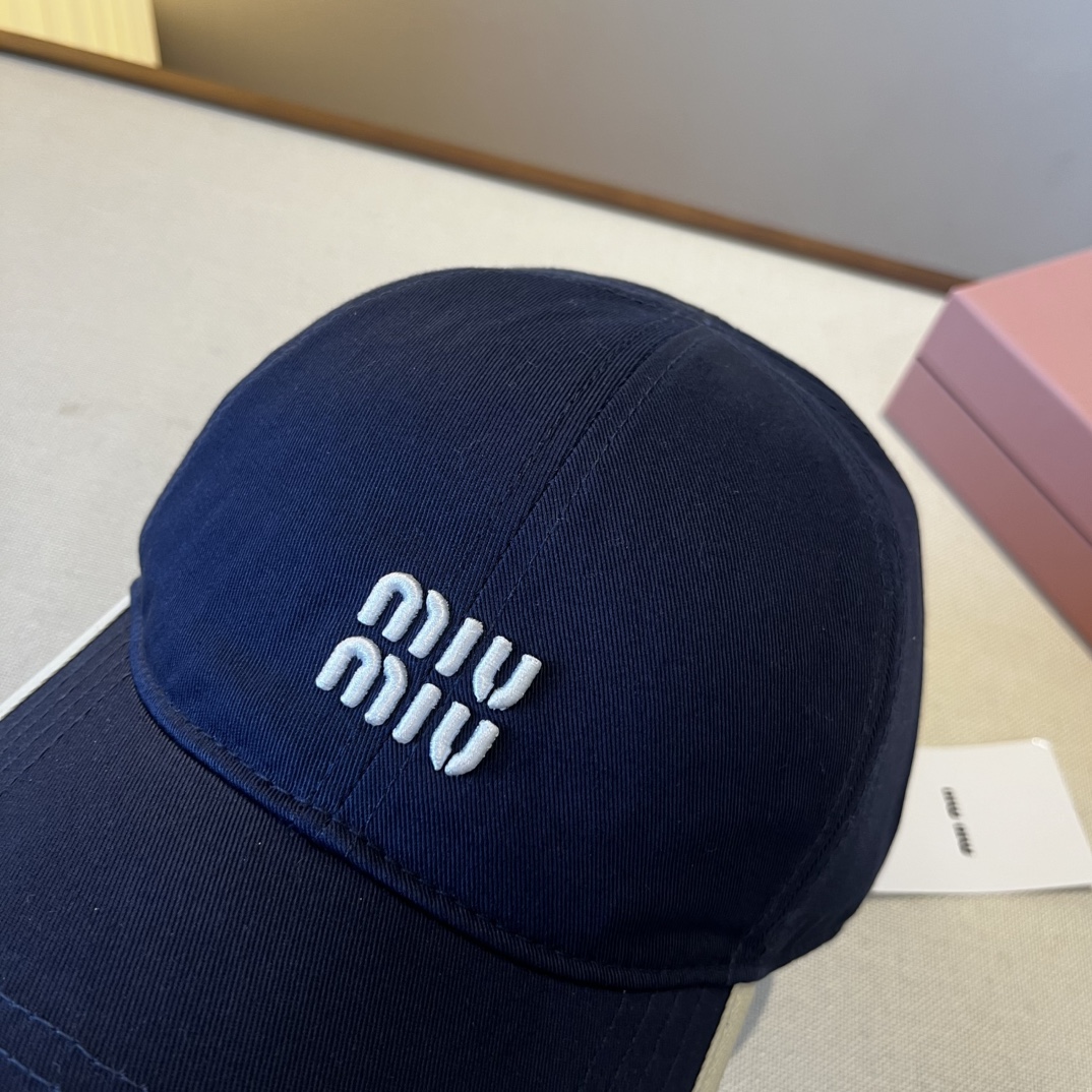 🆕

miumiu缪缪新款鸭舌帽，25年专柜新款，头围57cm