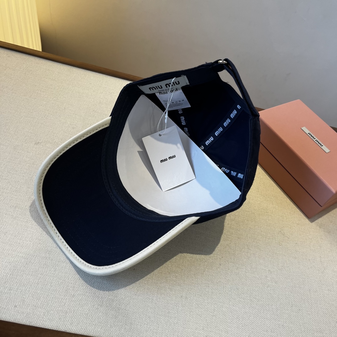 🆕

miumiu缪缪新款鸭舌帽，25年专柜新款，头围57cm