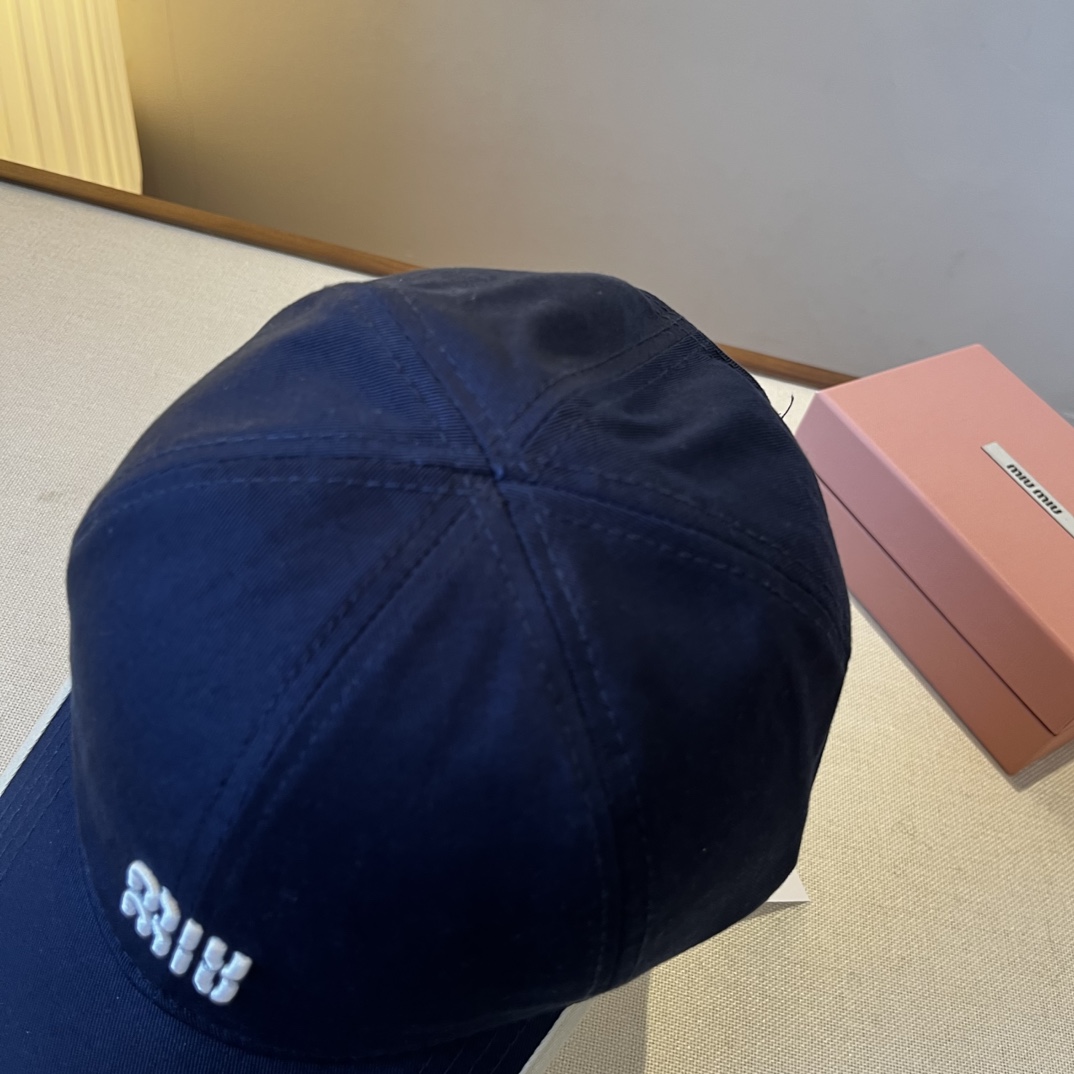 🆕

miumiu缪缪新款鸭舌帽，25年专柜新款，头围57cm