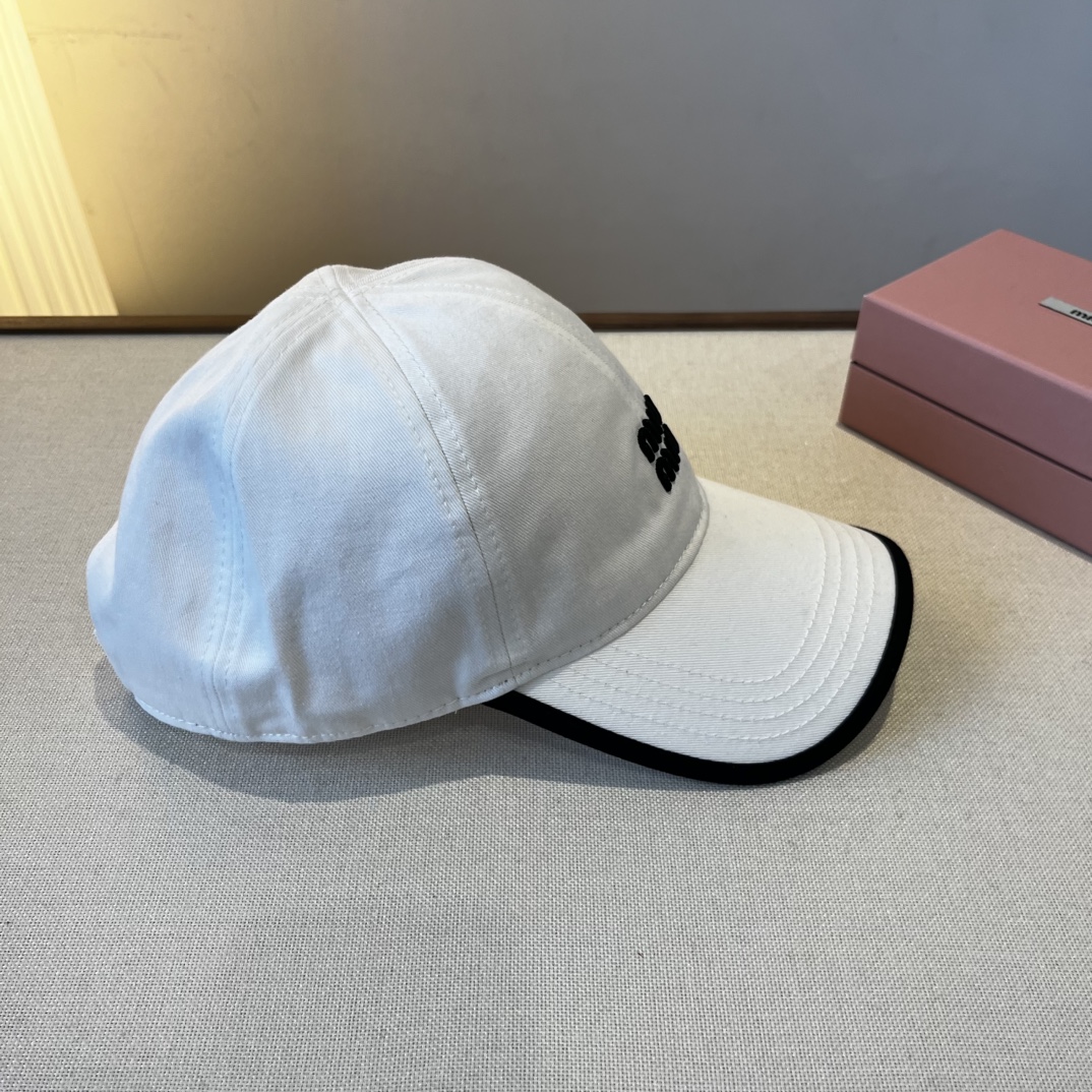 🆕

miumiu缪缪新款鸭舌帽，25年专柜新款，头围57cm