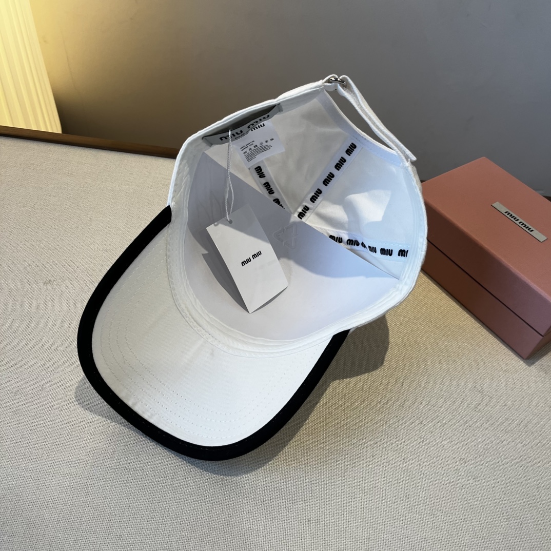 🆕

miumiu缪缪新款鸭舌帽，25年专柜新款，头围57cm