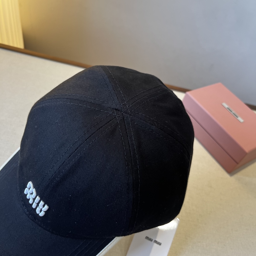 🆕

miumiu缪缪新款鸭舌帽，25年专柜新款，头围57cm