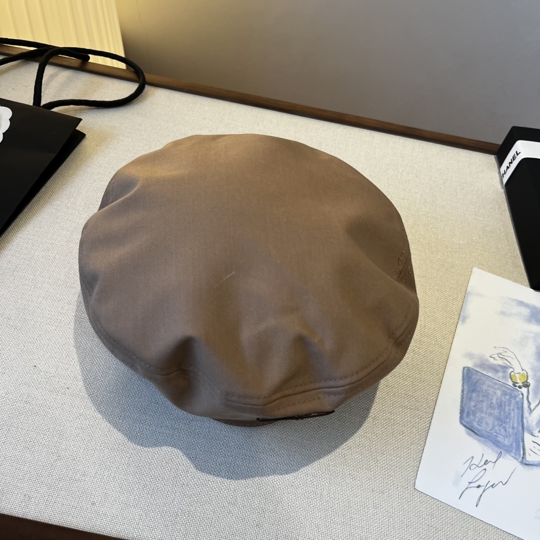 🆕

Chanel香奈儿新款贝雷帽 头围57cm