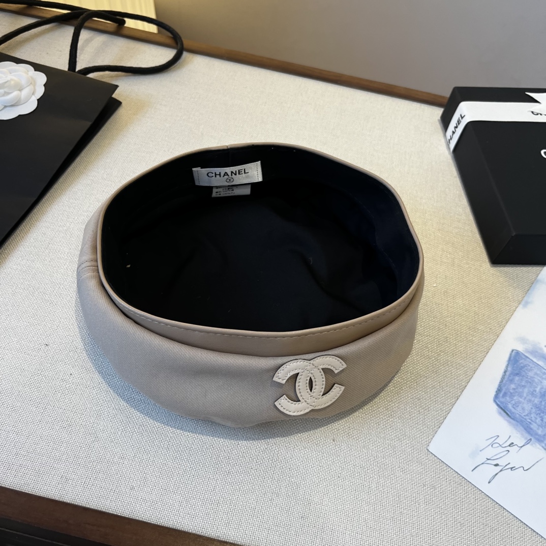 🆕

Chanel香奈儿新款贝雷帽 头围57cm