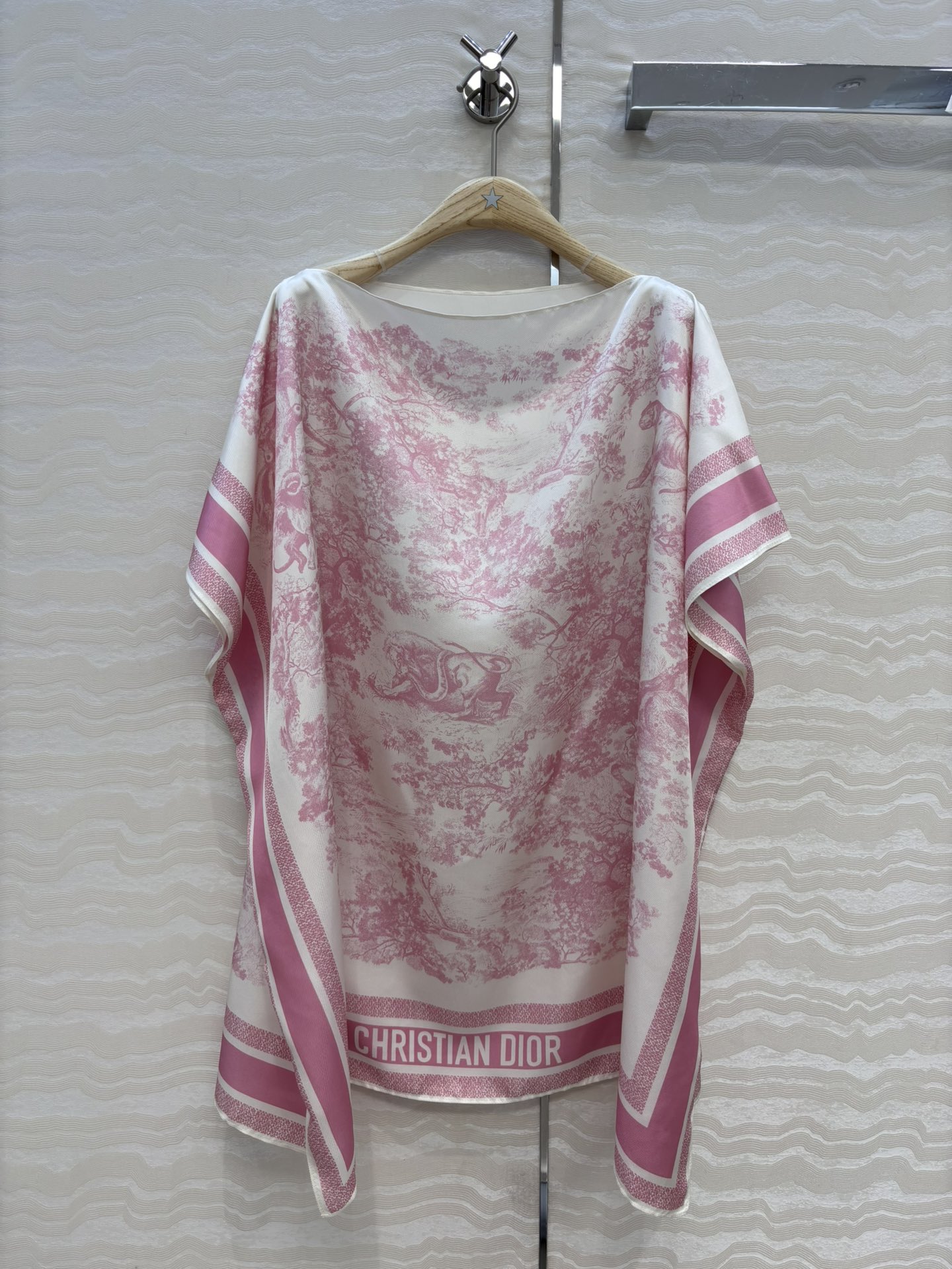 Christian Dior Pink Silk Twill Cape Top Riviera Animal Print 2 i1756056336 5731 0