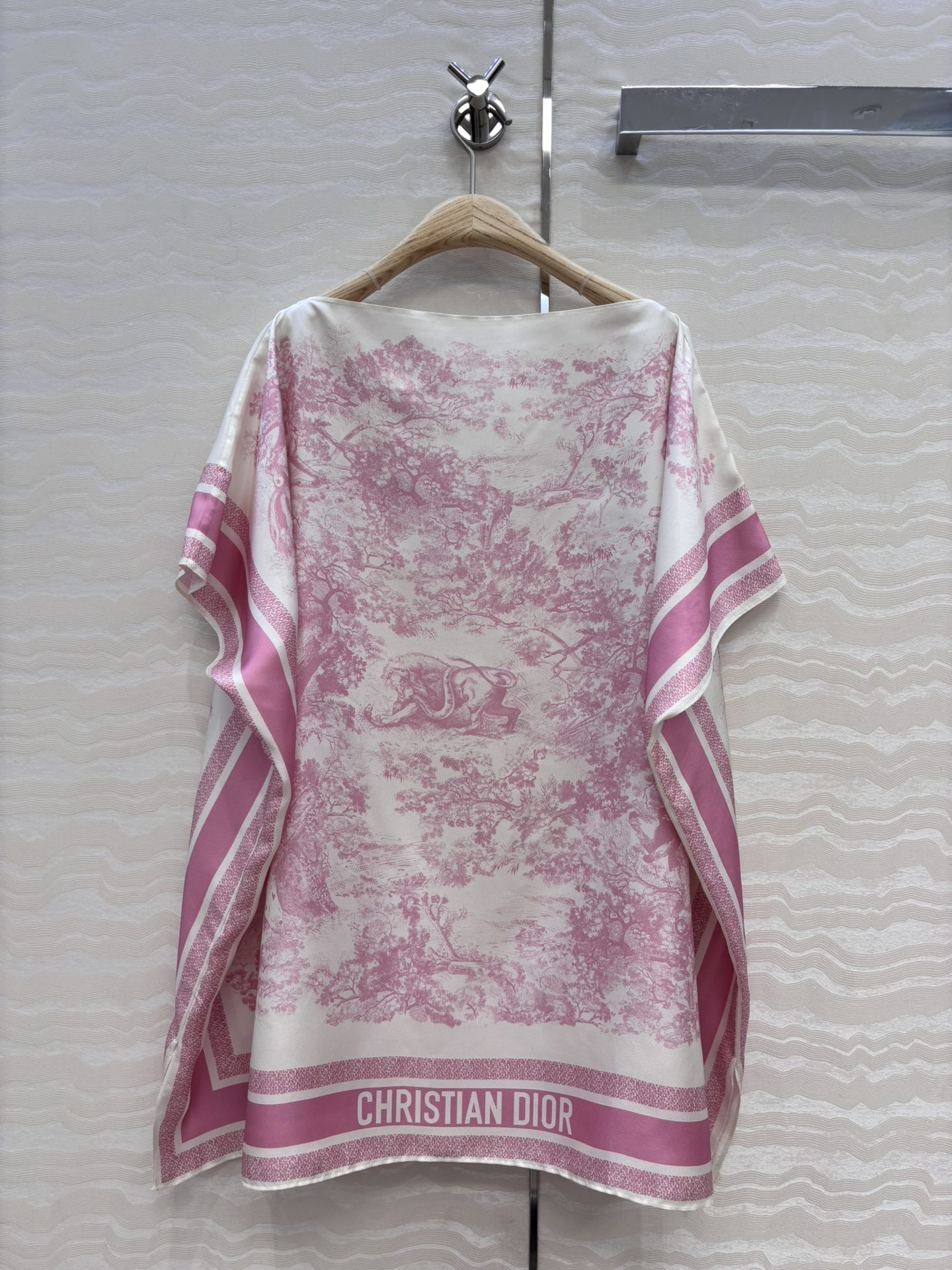 Christian Dior Pink Silk Twill Cape Top Riviera Animal Print 10 i1756056336 7477 8
