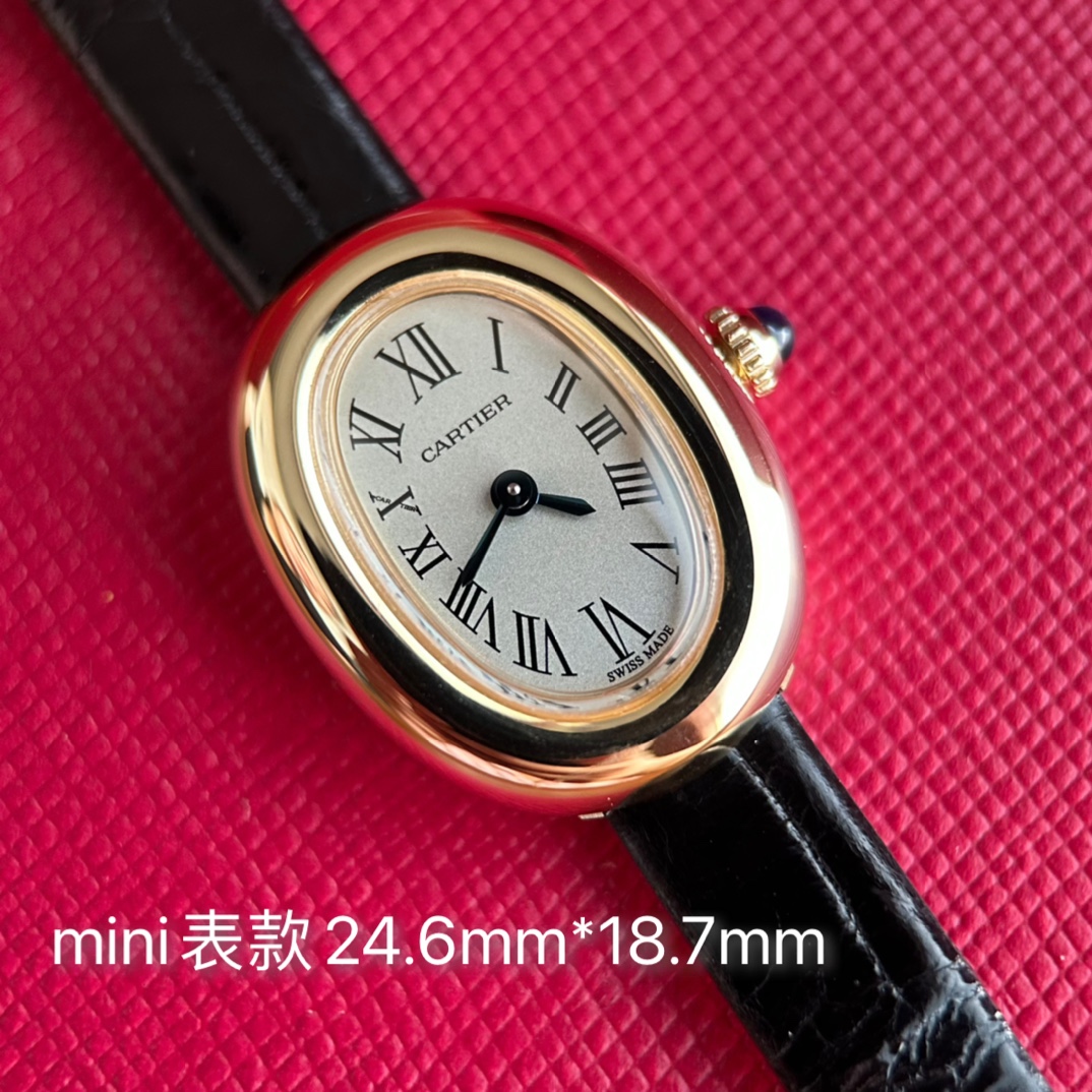 NO:385465,High-definition and texture DR Factory Cartier Mini Baignoire is an aesthetic that grows on everyone's heart. It is exquisite and small but highly recognizable. The round and smooth oval case has a round and smooth metallic luster, reflecting elegance and exquisiteness. The unique mini size is 24.6mm*18.7mm, paired with Cartier's classic Roma numerals, blue steel hand and sapphire round crown, simple and without loss of details. Each design highlights the brand's inheritance and ingenuity. The light and persuasive circular curved wrist design is the ultimate expression of low-key luxury. Whether worn alone or stacked jewelry, it can be easily controlled, not ostentatious but enough to make people remember it at a glance Live. This is the charm of a mini bathtub. DR produces, and it must be a fine product, dedicated to creating a small gold watch that belongs to you., cartier, cartier19860909高清细节质感满满 DR Factory 卡地亚迷你浴缸,Cartier Mini Baignoire 长在每个人心尖上的审美.玲珑小巧却有极具辨识度,圆润流畅的椭园形表壳,金属光泽圆润细腻,折射出优雅与精致.独特迷你尺 寸24.6mm*18.7mm,搭配卡地亚经典的罗 马数字,蓝钢指针与蓝宝石浑圆表冠,简约 又不失细节.每一处设计都彰显品牌的传承 与匠心.轻盈服帖的圆弧形贴手腕设计,是 低调奢华的极致表现.无论单戴还是疊搭珠 宝都能轻松驾驭,不张扬却足以让人一眼记 住.这个就是迷你浴缸的魅力.DR出品,必属精品,致力于打造属于你命定的小金表.,,cartier,cartier,Watch