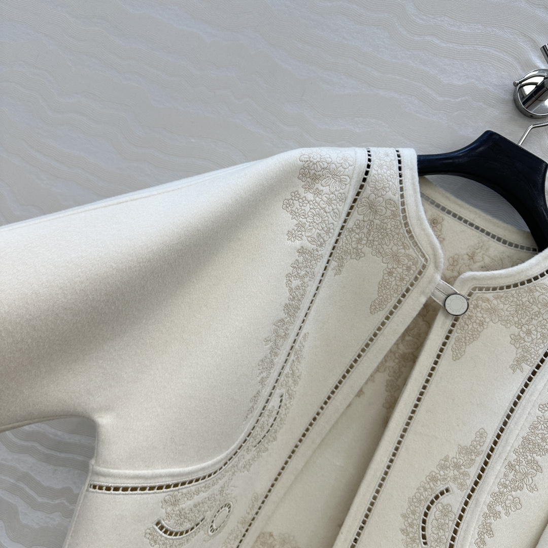 Elegant Embroidered Wool-Cashmere Blend Jacket - Luxury Women's Outerwear 5 i1756062867 3901 3