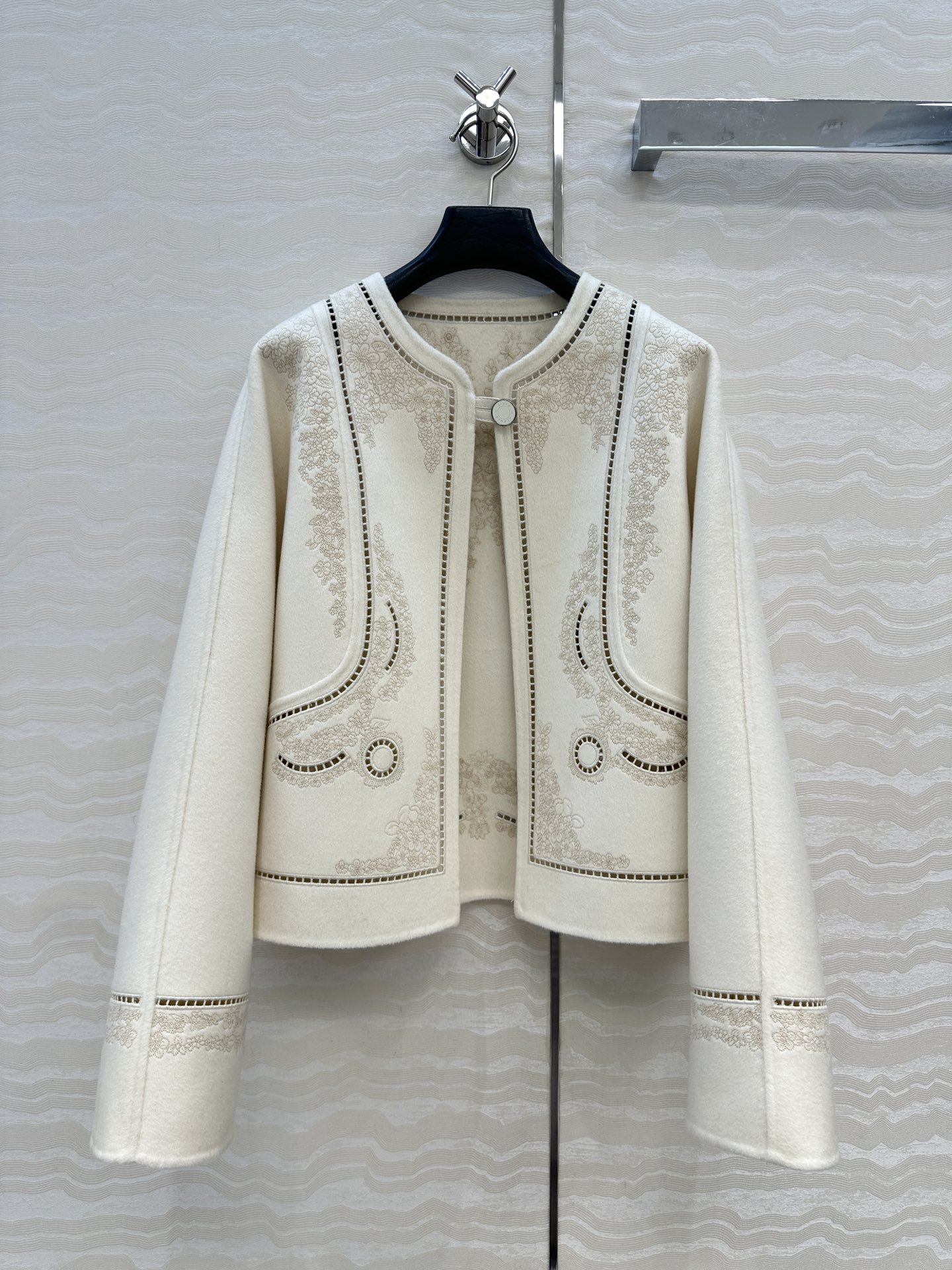 Elegant Embroidered Wool-Cashmere Blend Jacket - Luxury Women's Outerwear 2 i1756062867 6176 0