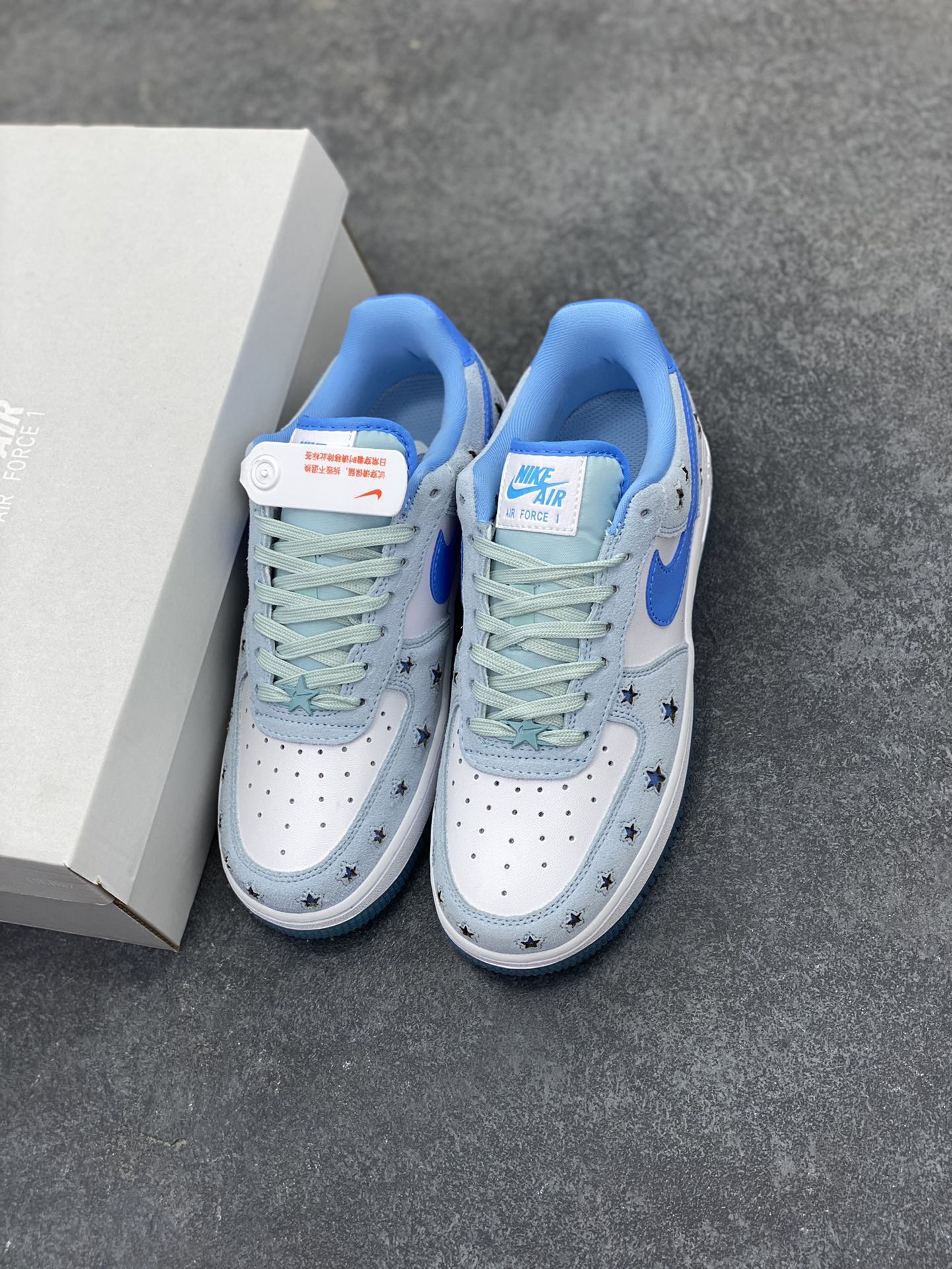 图片[8]-Nike Air Force 1 Low 翻毛星星蓝 原楦头原纸板 打造纯正空军版型 专注外贸渠道 全掌内置蜂窝气垫 原盒配件 原厂中底钢印、拉帮完美 货号：HQ8051-400 尺码：35.5 36 36.5 37.5 38 38.5 39 40 40.5 41 42 42.5 43 44 44.5 45-选品中心