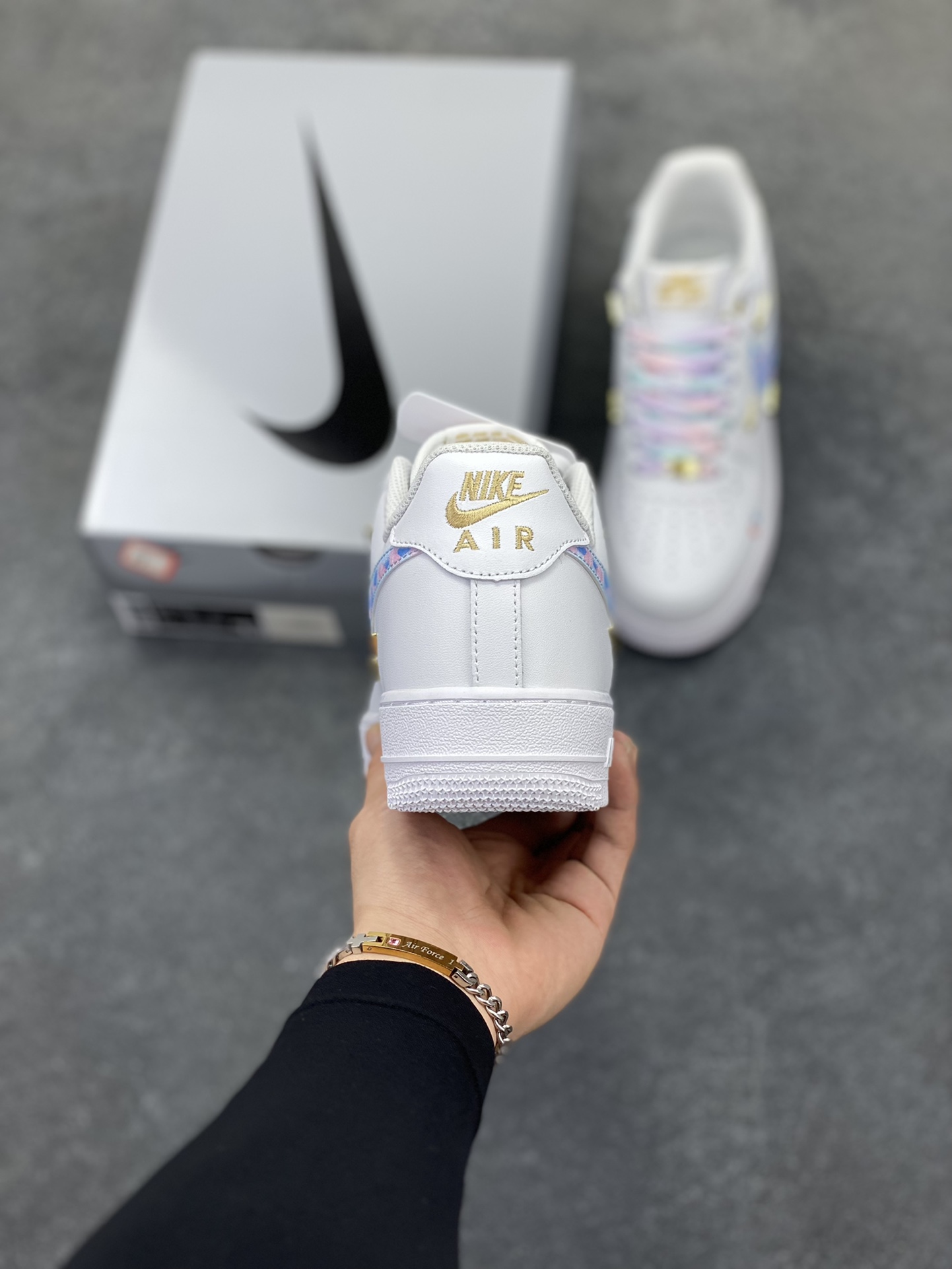 图片[4]-Nike Air Force 1 Low’07 四勾莫奈印象 空军一号低帮休闲板鞋 定制皮料 定制鞋盒 原楦原纸板 纯正空军版型 内置全掌气垫 货号：ZH0316-105 尺码：36 36.5 37.5 38 38.5 39 40 40.5 41 42 42.5 43 44 44.5 45-选品中心
