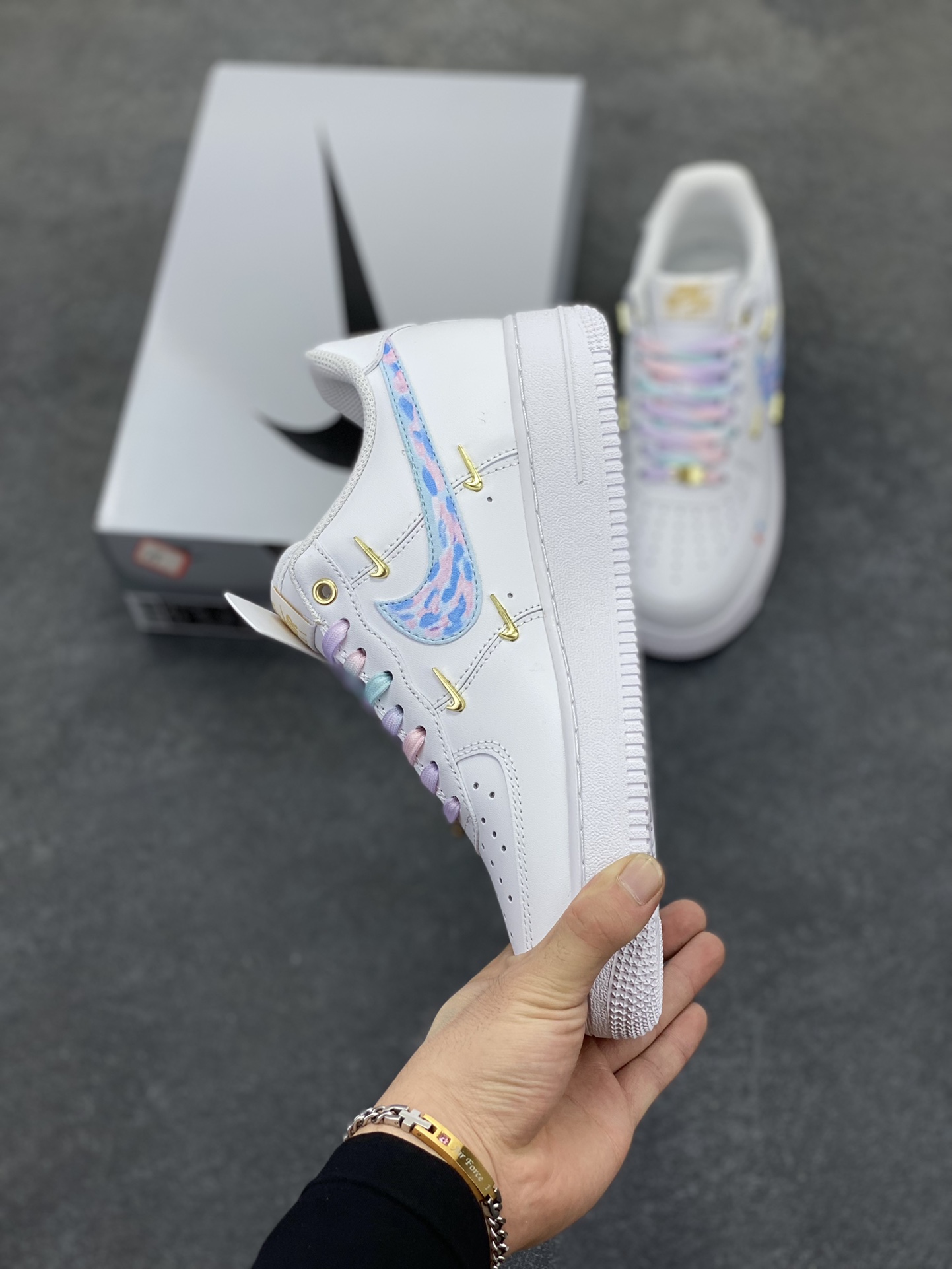 图片[3]-Nike Air Force 1 Low’07 四勾莫奈印象 空军一号低帮休闲板鞋 定制皮料 定制鞋盒 原楦原纸板 纯正空军版型 内置全掌气垫 货号：ZH0316-105 尺码：36 36.5 37.5 38 38.5 39 40 40.5 41 42 42.5 43 44 44.5 45-选品中心