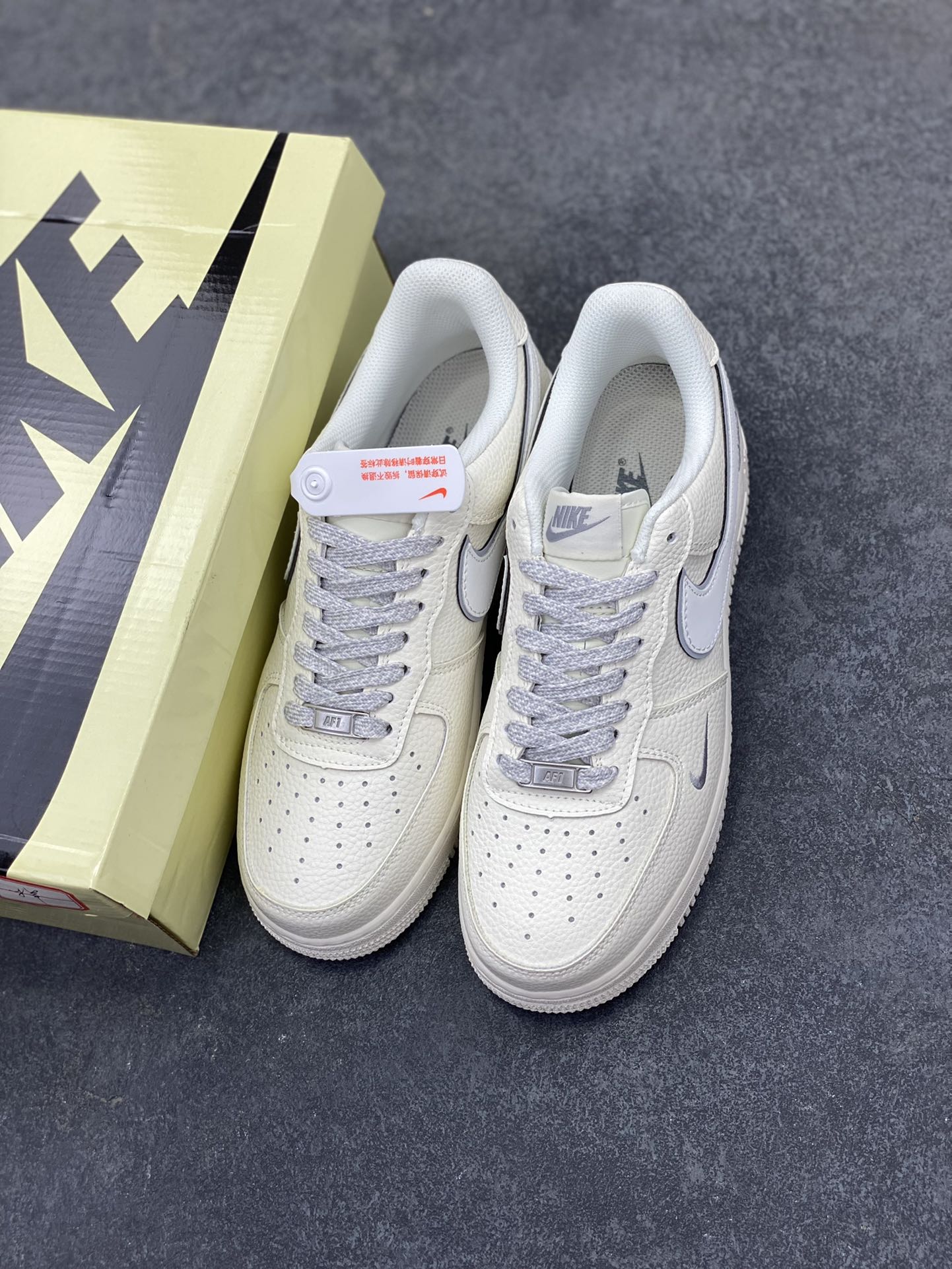 图片[8]-Nike Air Force 1 Low 空军一号低帮百搭休闲运动板鞋。柔软、弹性十足的缓震性能和出色的中底设计，横跨复古与现代的外型结合，造就出风靡全球三十多年的Force 1，直到今天还深受青睐。 货号：CS5288-033 尺码：36 36.5 37.5 38 38.5 39 40 40.5 41 42 42.5 43 44 44.5 45-选品中心
