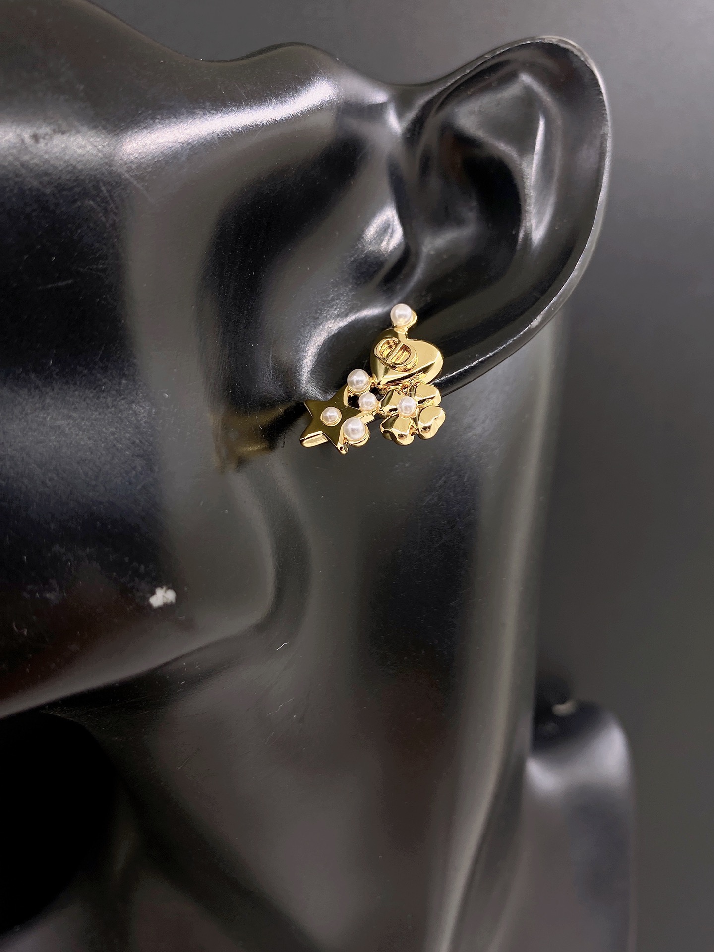 D*or 最新款🆕🆕浅金cd爱心五角星耳钉】一致专柜🆕黄铜材质