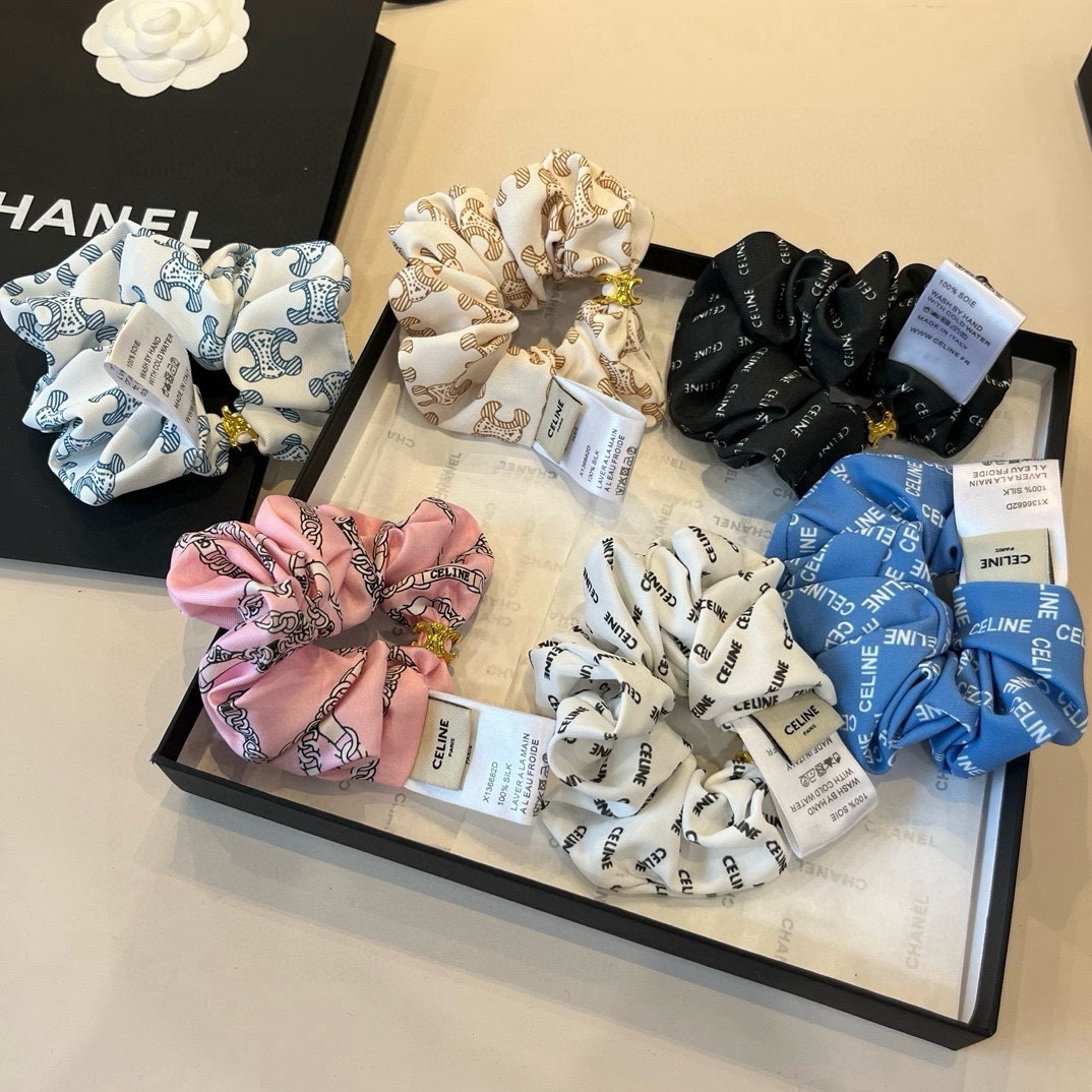 🆕

Celine赛琳新款发圈