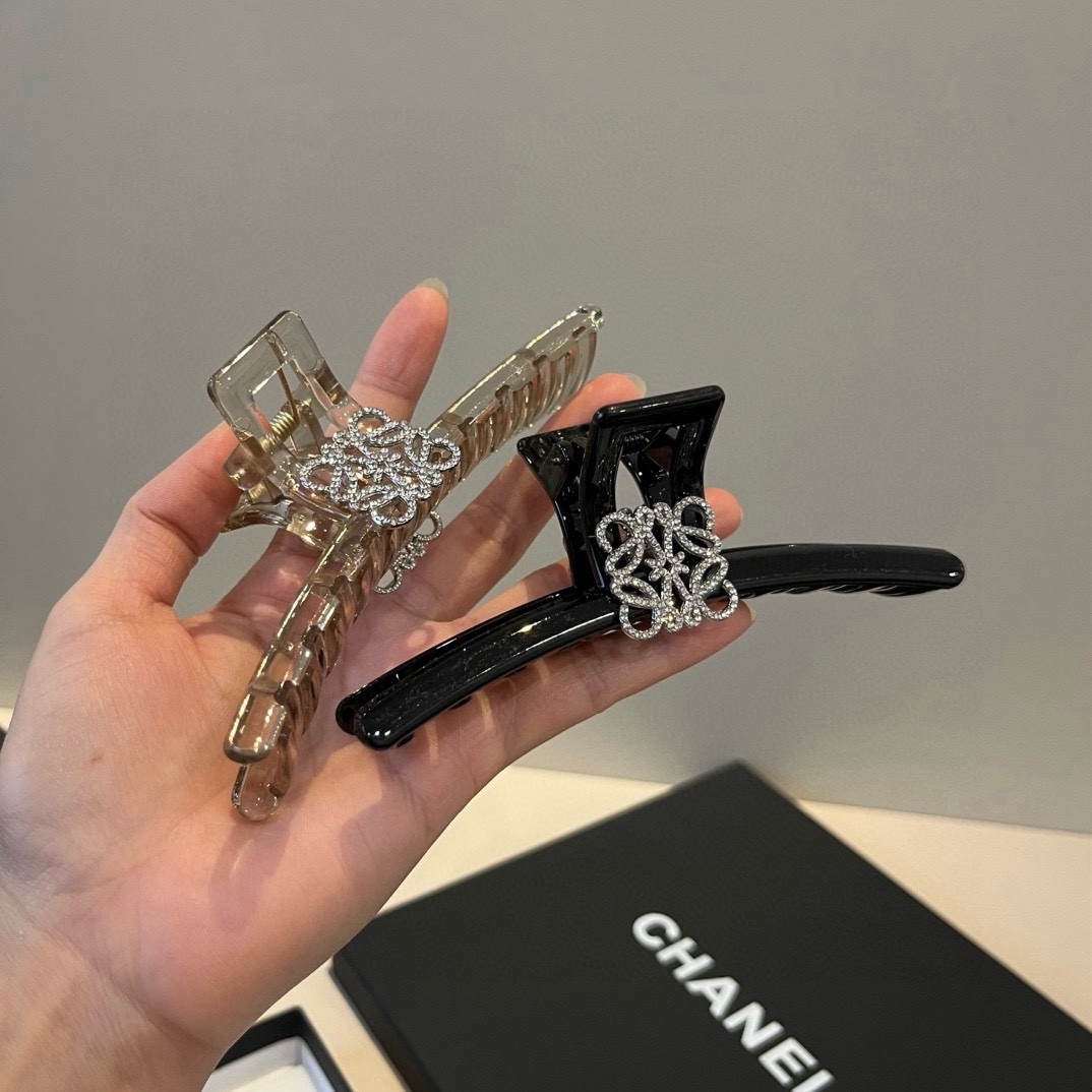 🆕

LOEWE罗意威新款发夹