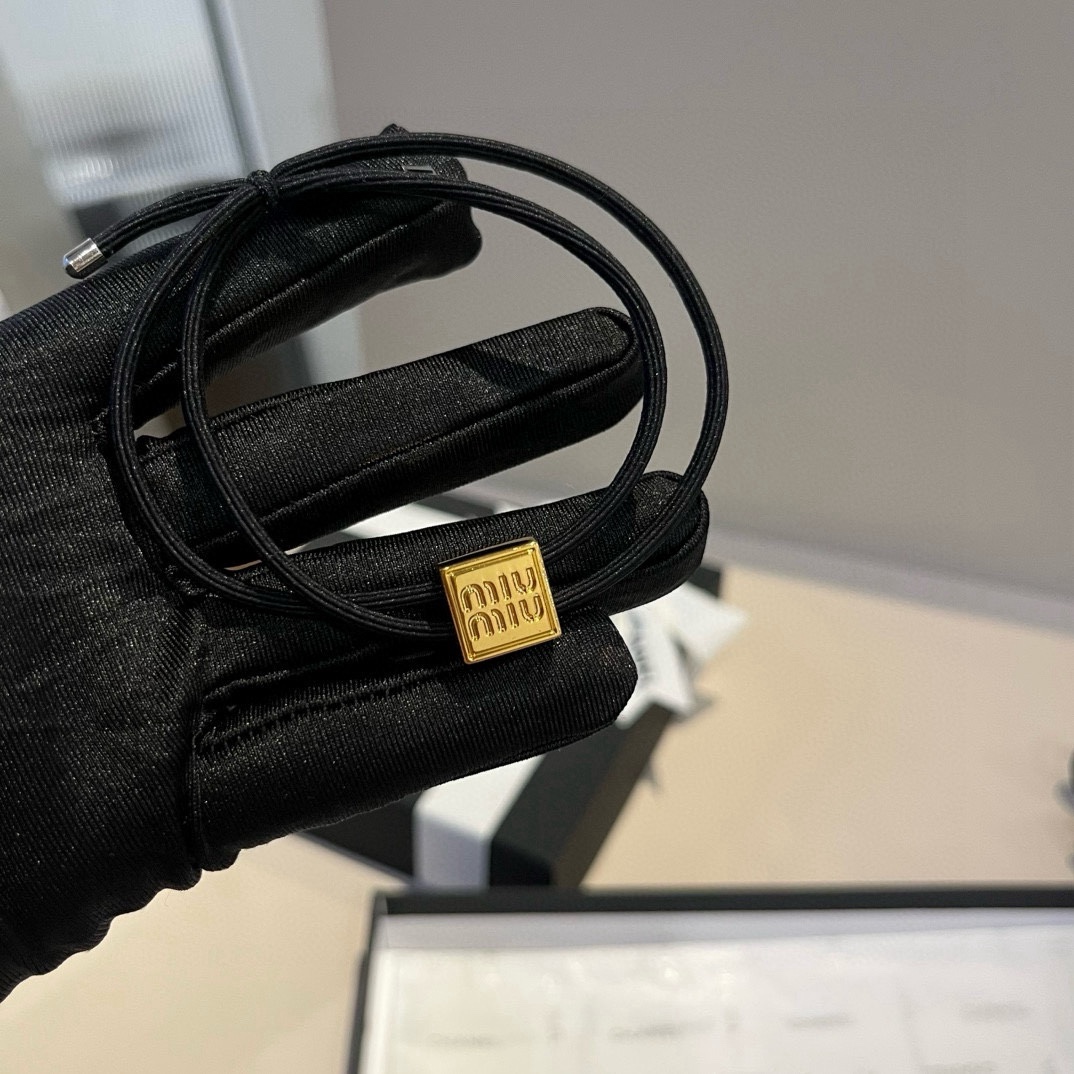 🆕

miumiu缪缪新款发圈