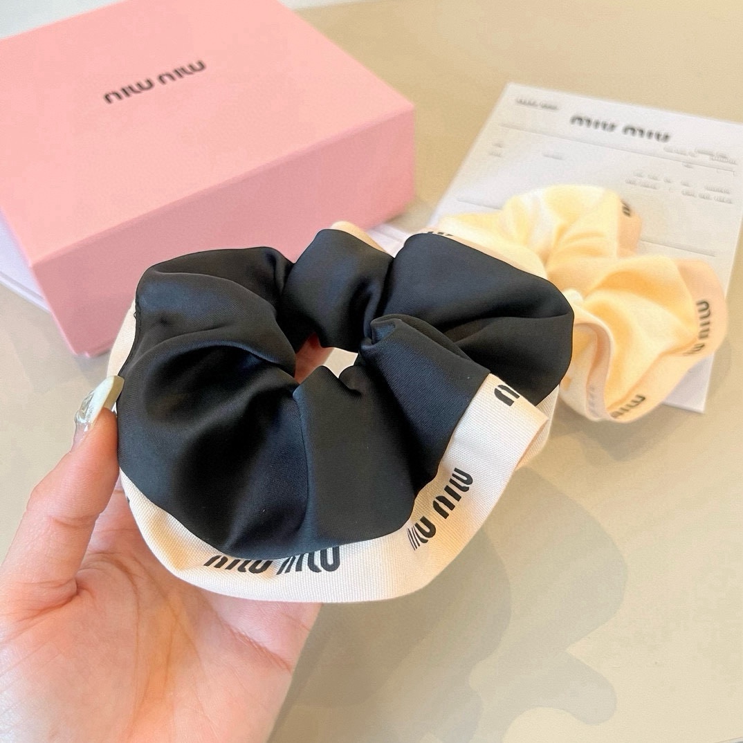 🆕

miumiu缪缪新款发圈