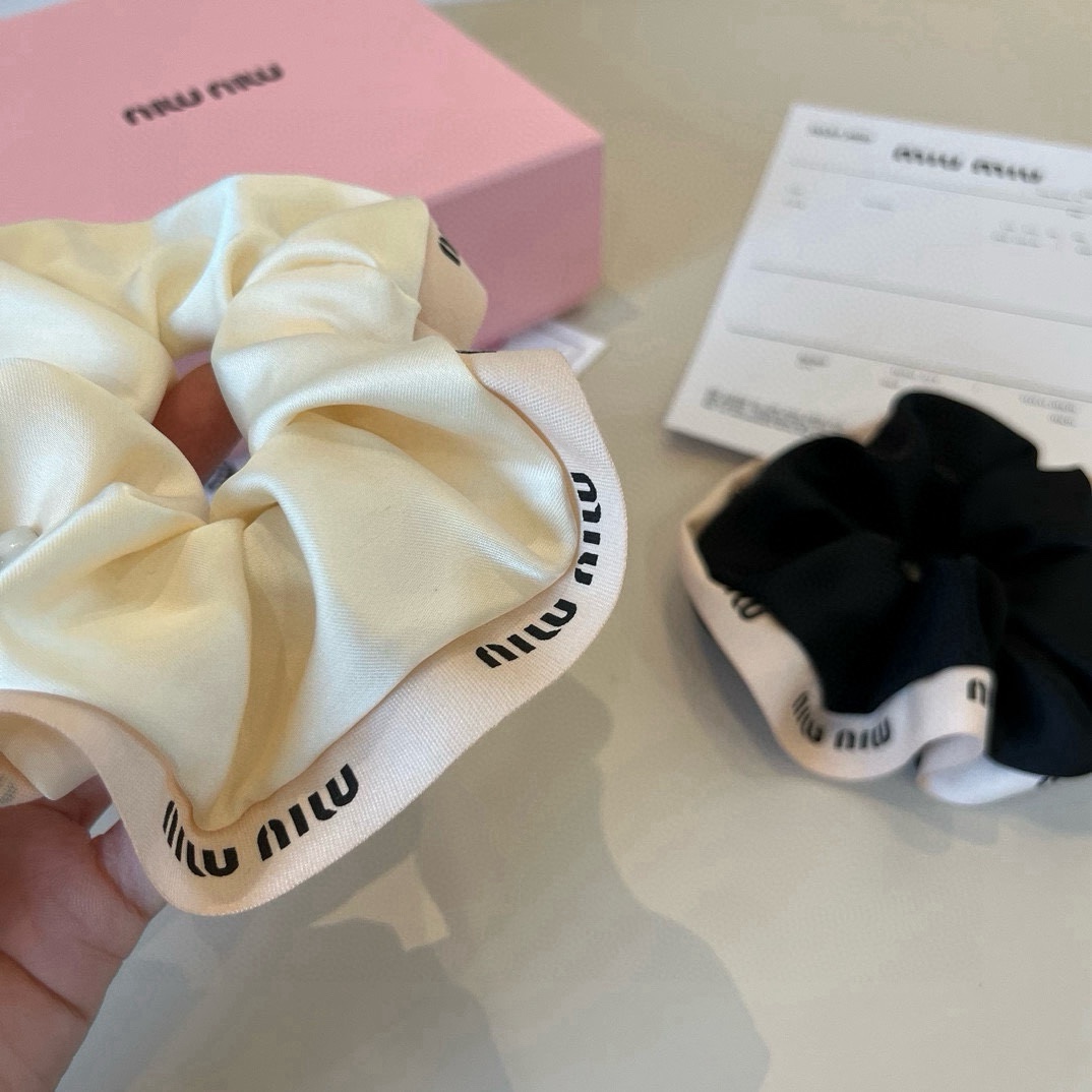 🆕

miumiu缪缪新款发圈