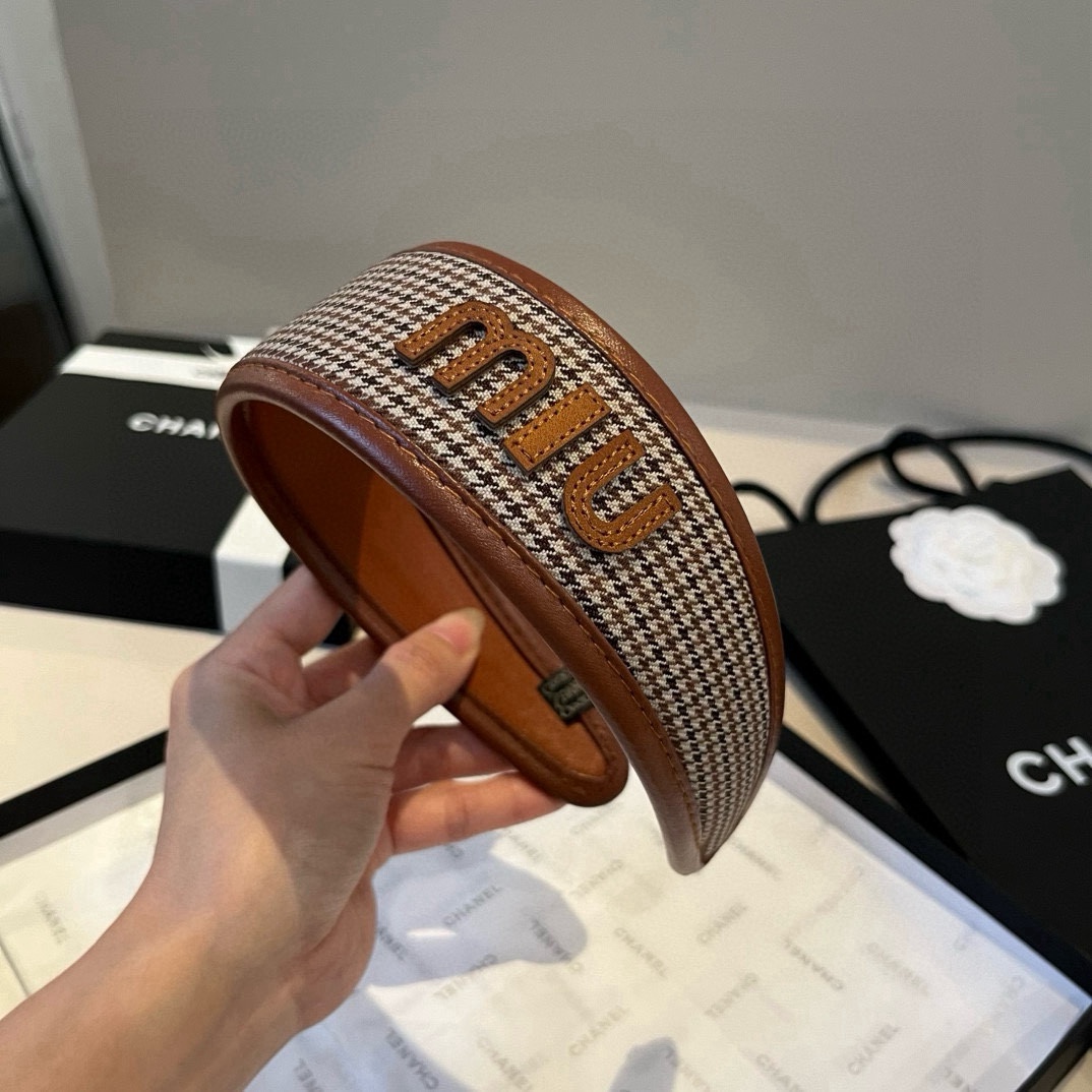 🆕

miumiu缪缪新款发箍