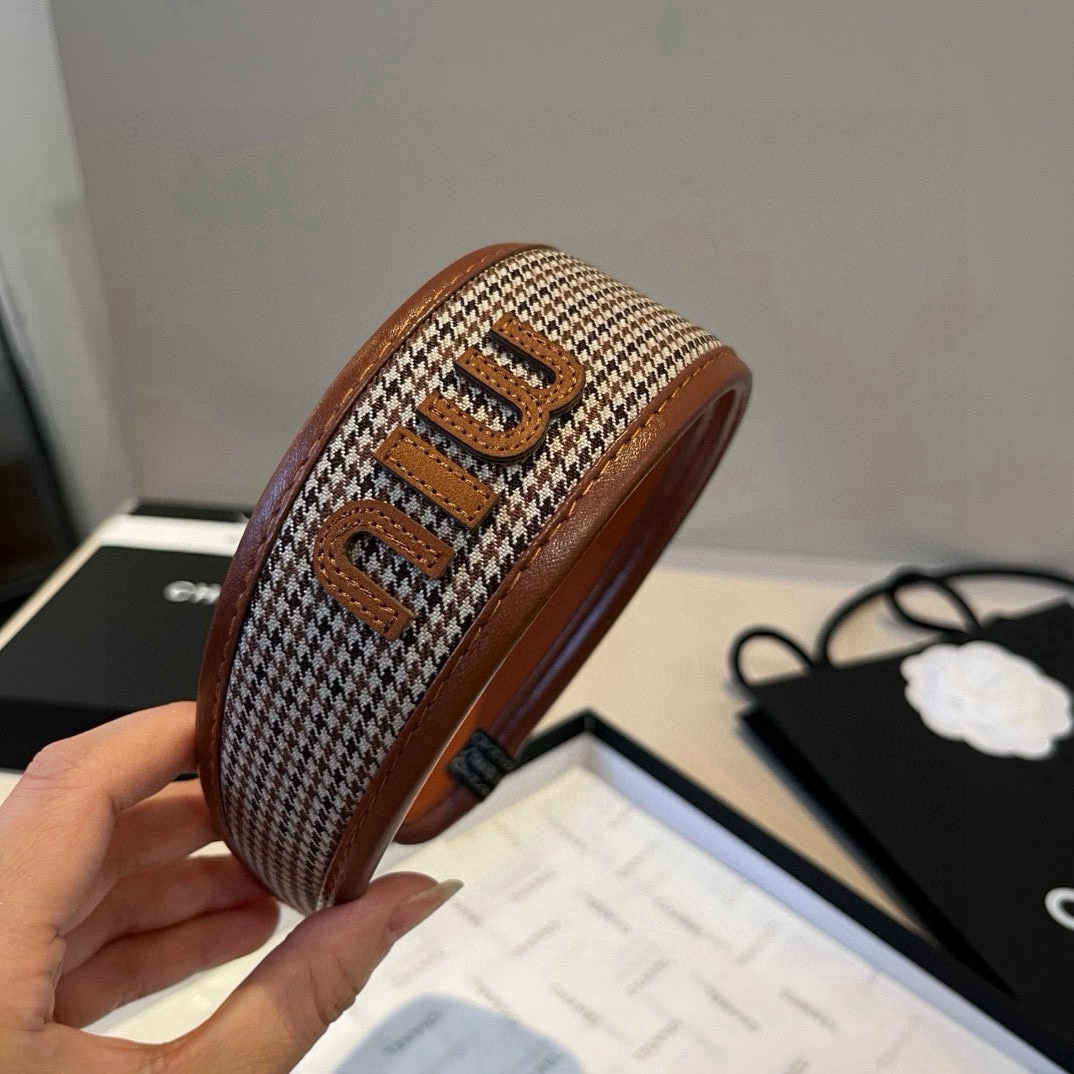 🆕

miumiu缪缪新款发箍
