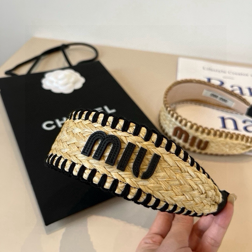 🆕

miumiu缪缪拉菲草发箍