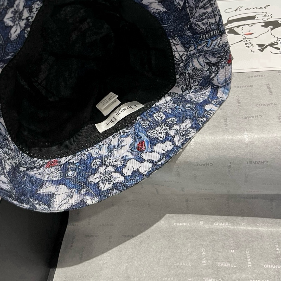 🆕

Dior迪奥新款渔夫帽，休闲桶帽，头围57cm