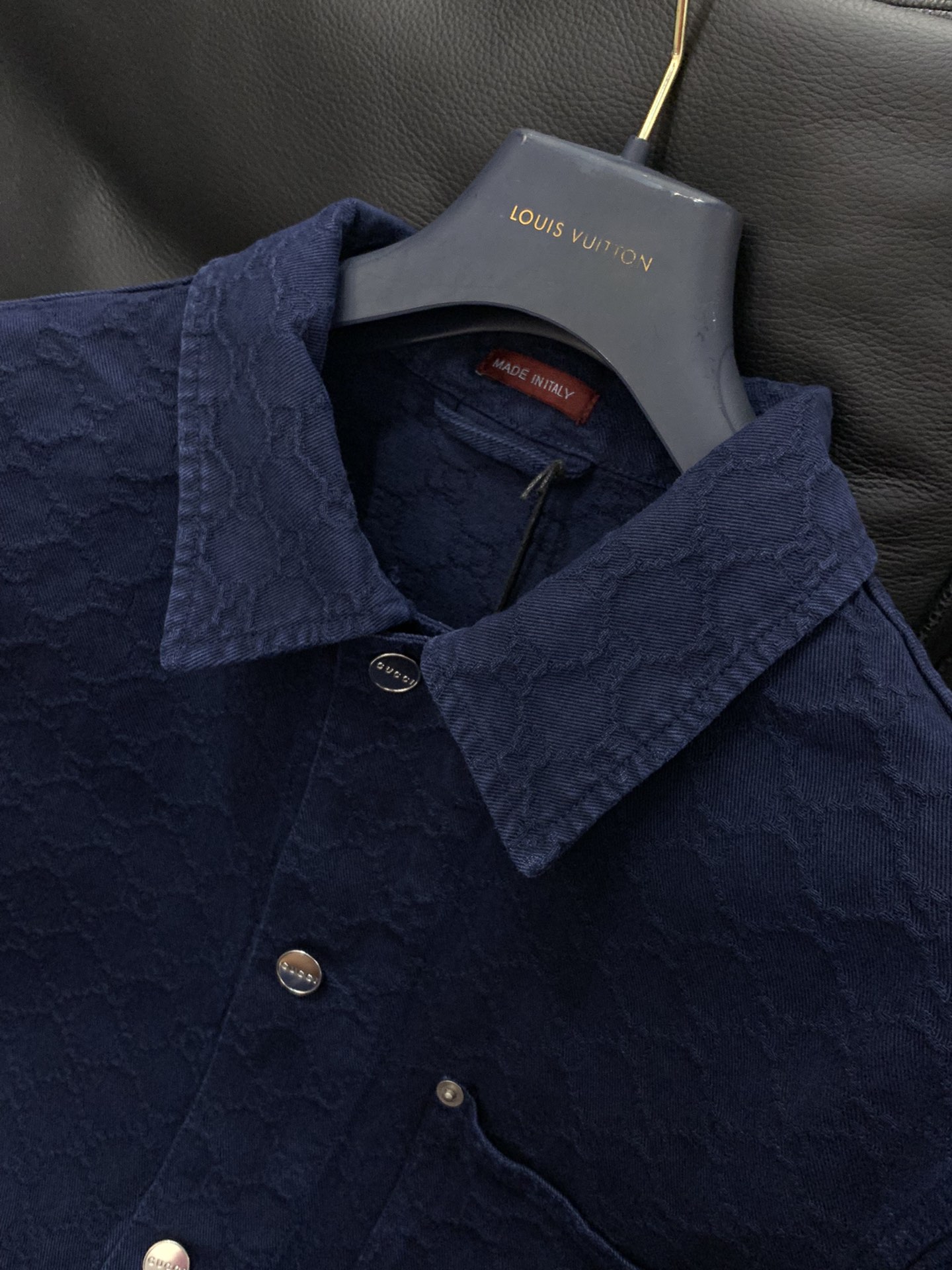 上衣，Gucci 古驰，2025秋季最新款，专柜同步有售，原单狠货，时尚休闲牛仔套装，上身很有特点！吸睛