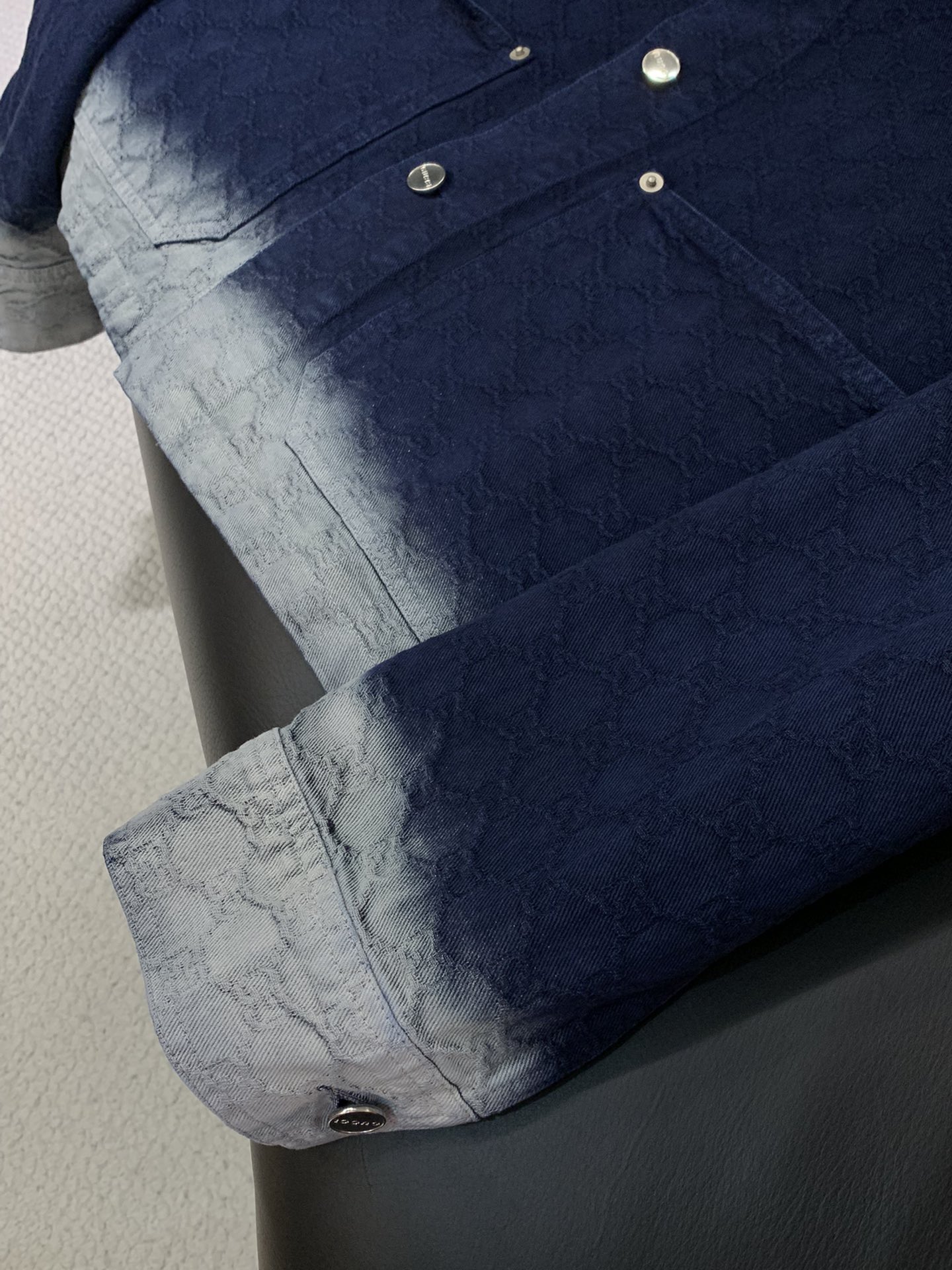 上衣，Gucci 古驰，2025秋季最新款，专柜同步有售，原单狠货，时尚休闲牛仔套装，上身很有特点！吸睛