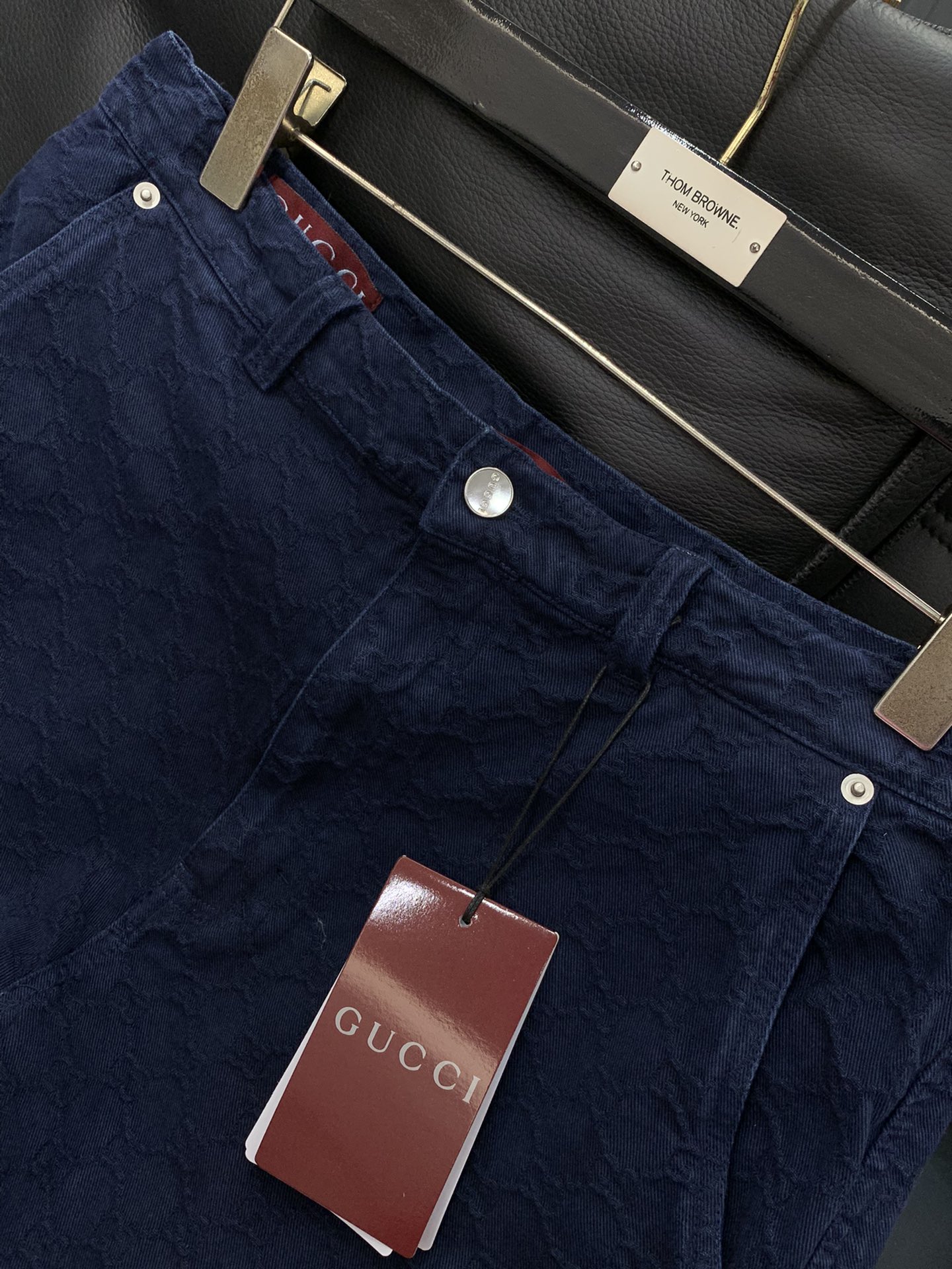 裤子，Gucci 古驰，2025秋季最新款，专柜同步有售，原单狠货，时尚休闲牛仔套装，上身很有特点！吸睛