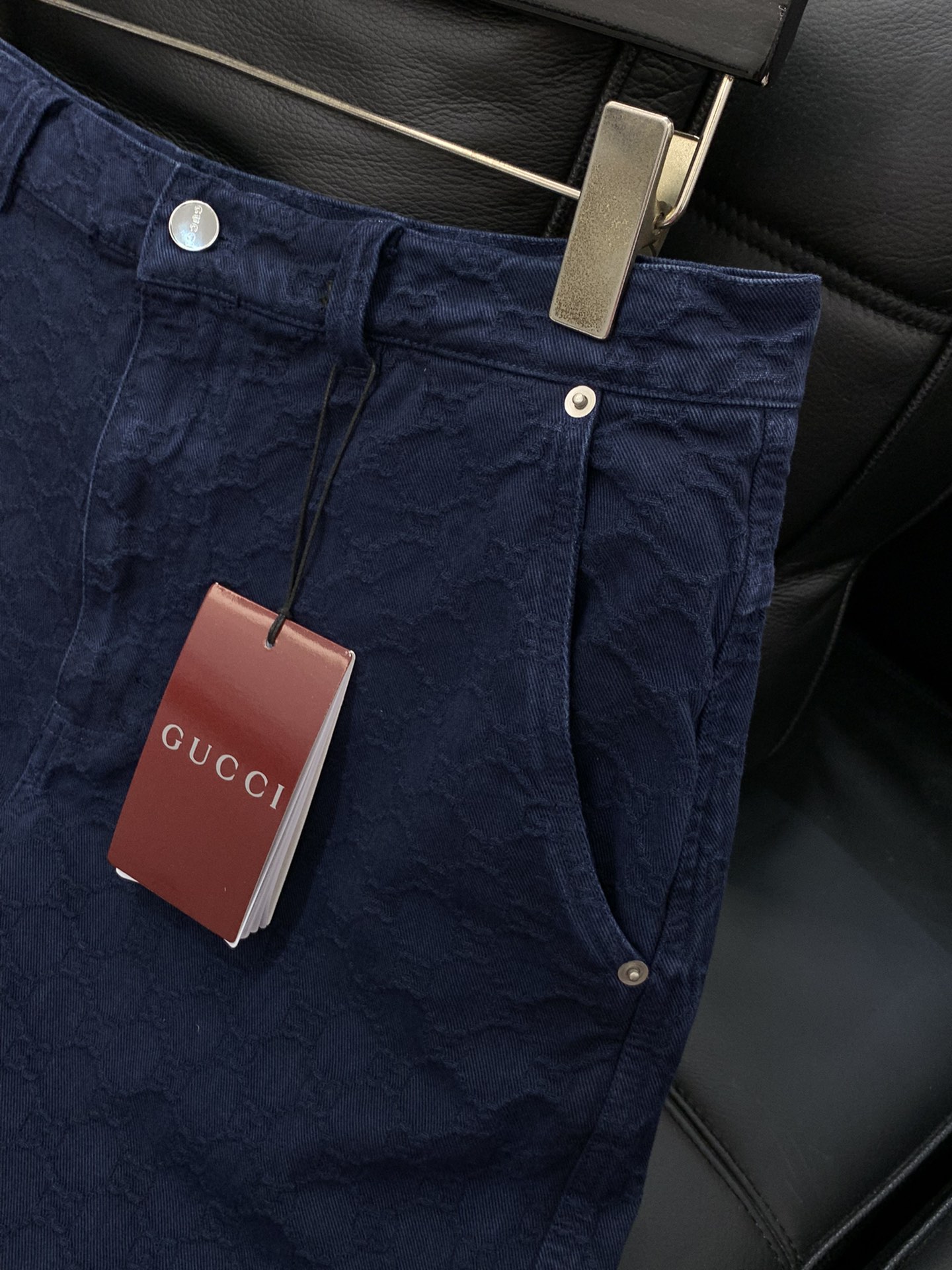 裤子，Gucci 古驰，2025秋季最新款，专柜同步有售，原单狠货，时尚休闲牛仔套装，上身很有特点！吸睛