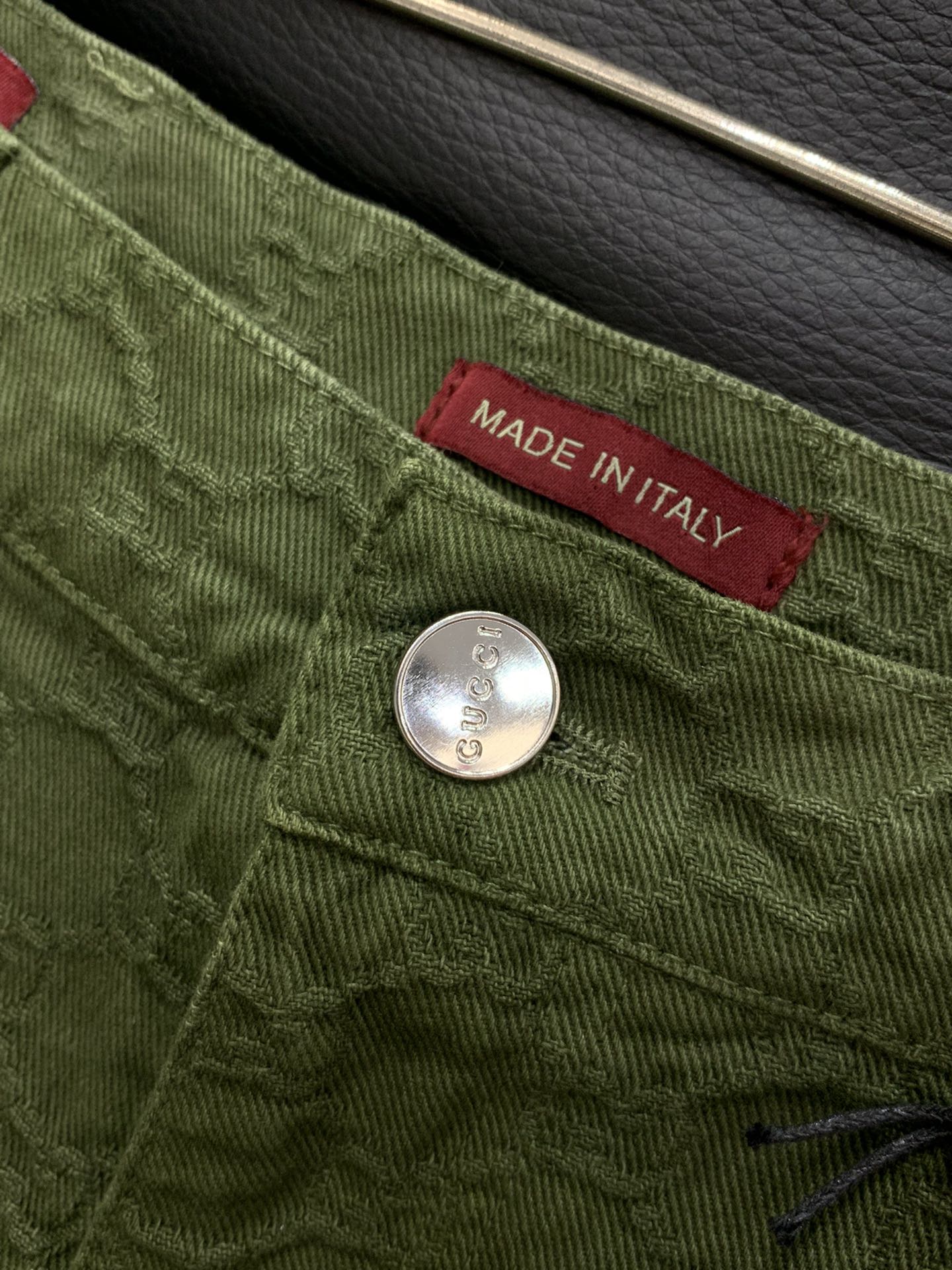 裤子，Gucci 古驰，2025秋季最新款，专柜同步有售，原单狠货，时尚休闲牛仔套装，上身很有特点！吸睛