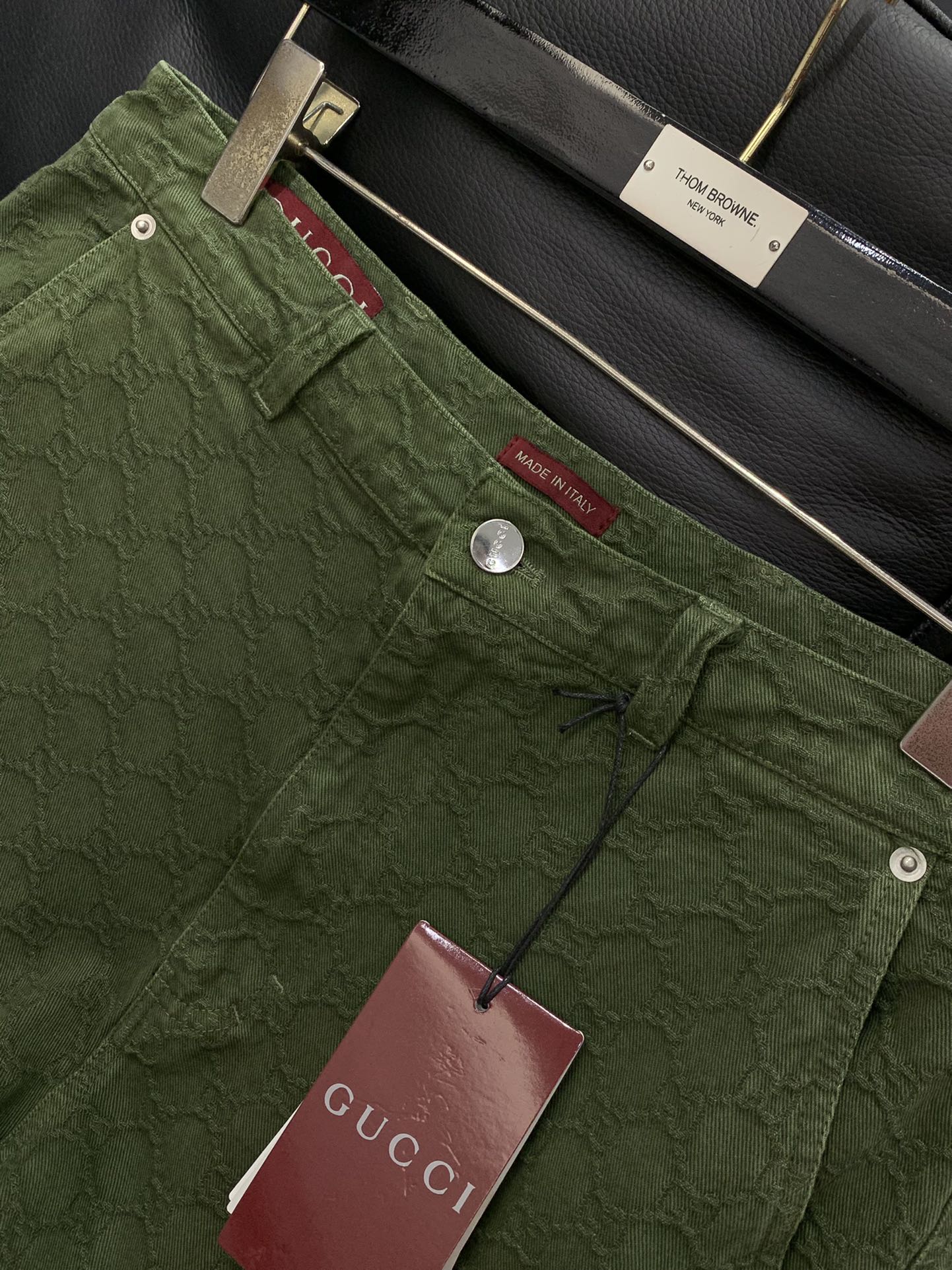 裤子，Gucci 古驰，2025秋季最新款，专柜同步有售，原单狠货，时尚休闲牛仔套装，上身很有特点！吸睛