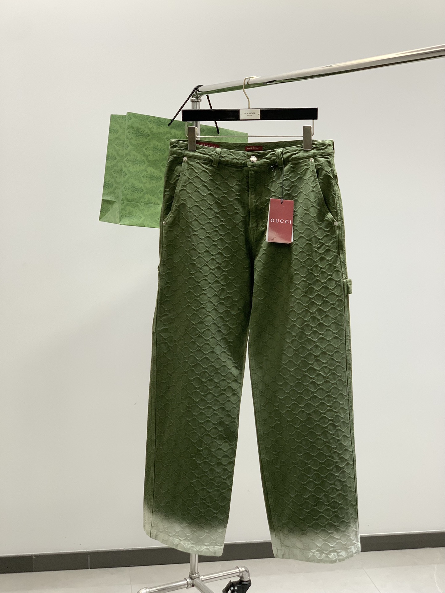 裤子，Gucci 古驰，2025秋季最新款，专柜同步有售，原单狠货，时尚休闲牛仔套装，上身很有特点！吸睛