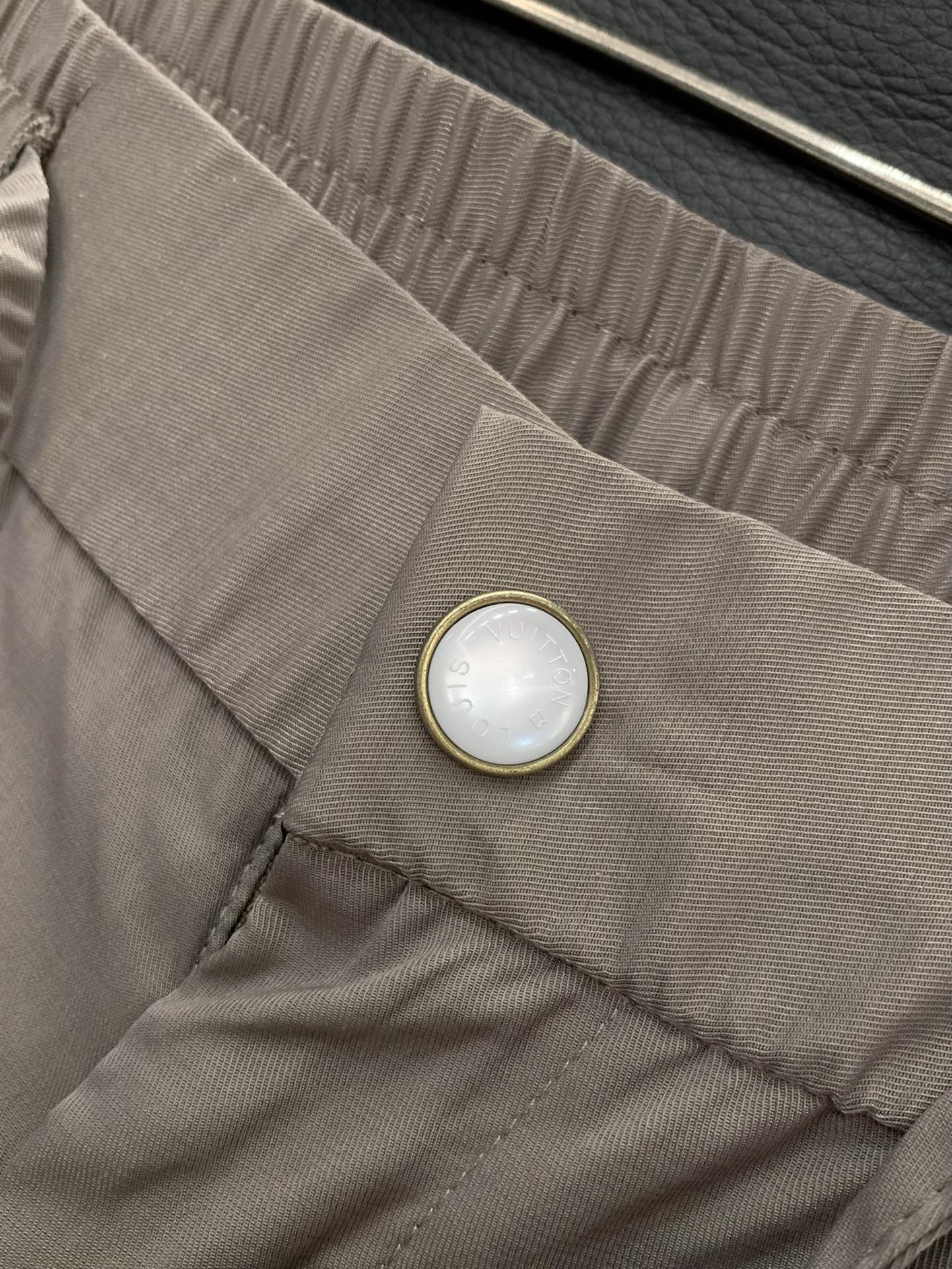 裤子，LouisVuitton 路易威登，2025秋季最新款，专柜同步有售，原单狠货，时尚休闲连帽套装，