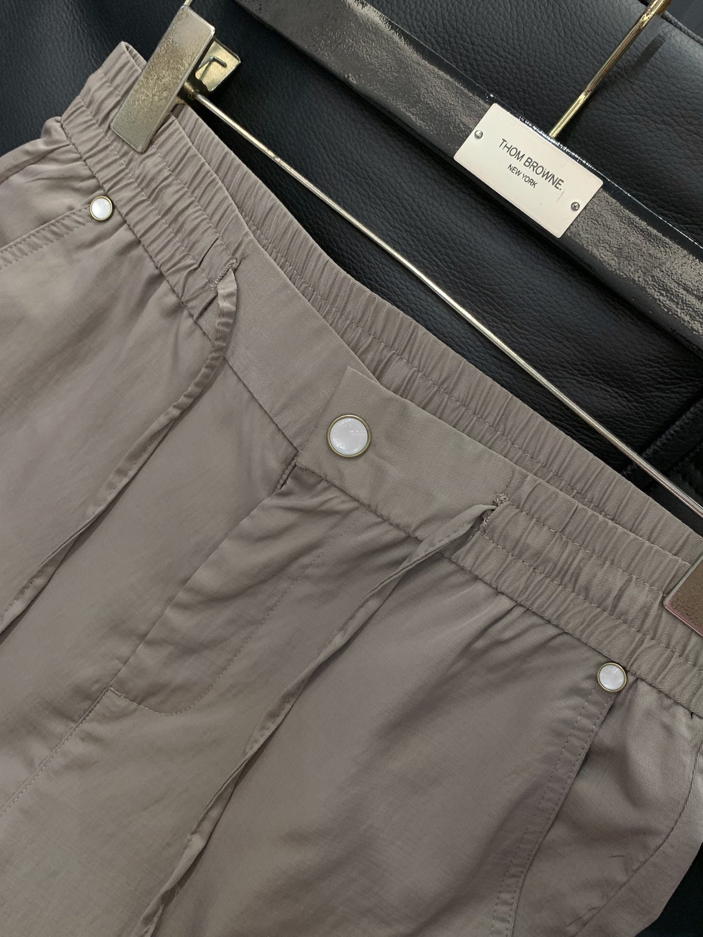 裤子，LouisVuitton 路易威登，2025秋季最新款，专柜同步有售，原单狠货，时尚休闲连帽套装，