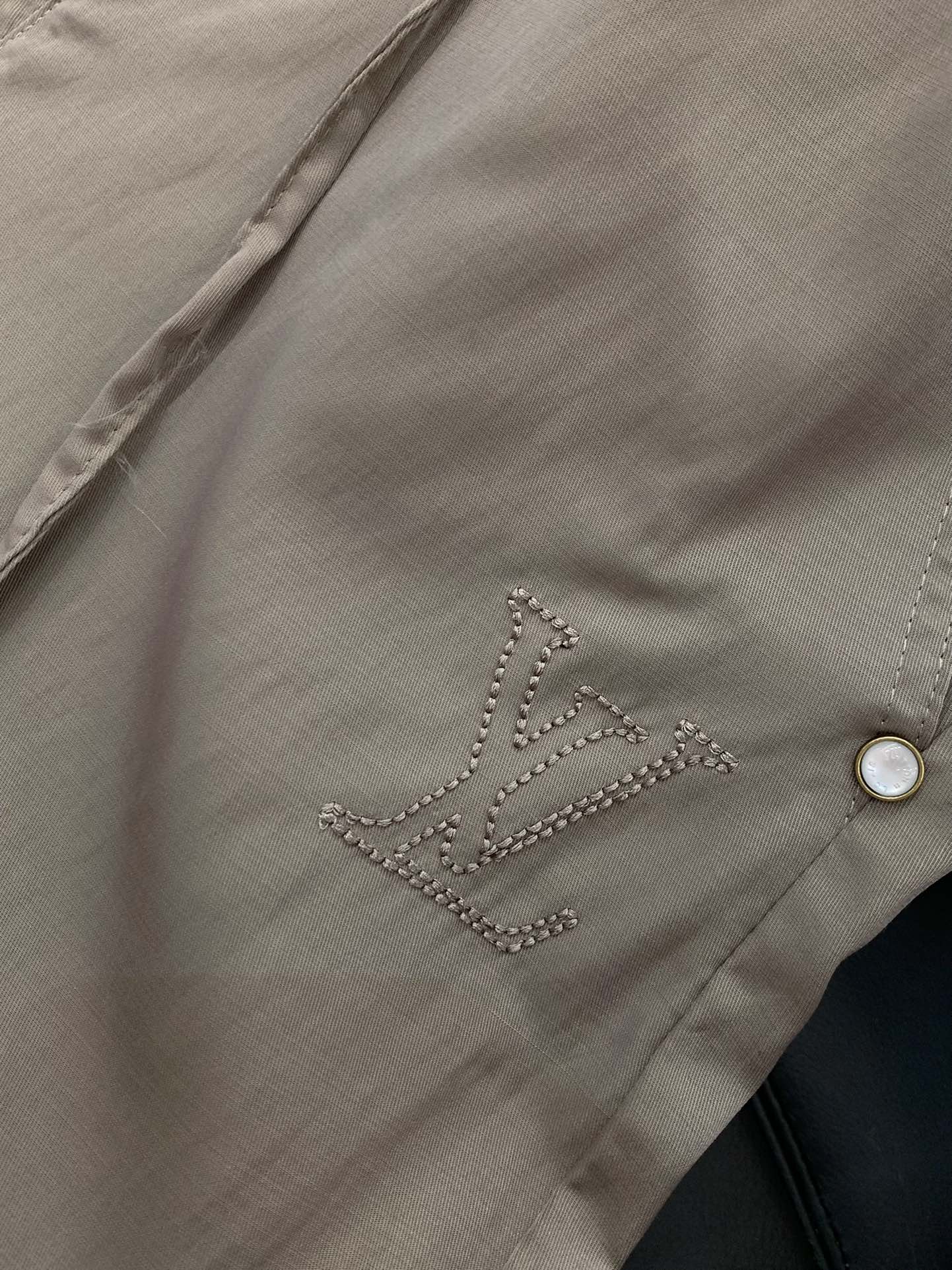 裤子，LouisVuitton 路易威登，2025秋季最新款，专柜同步有售，原单狠货，时尚休闲连帽套装，