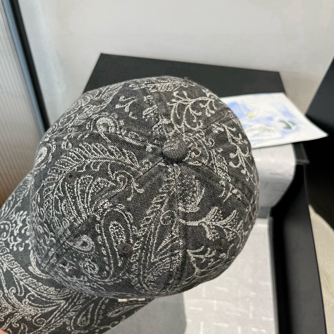 🆕

Lv新款鸭舌帽，头围57cm