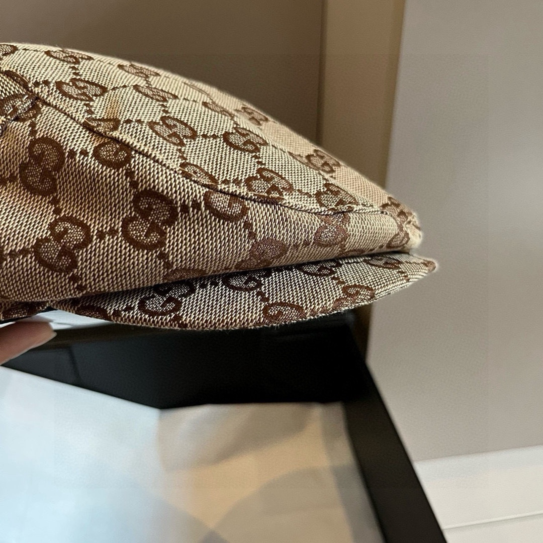 🆕

Gucci古奇前进帽，画家帽，经典老花，头围57cm
