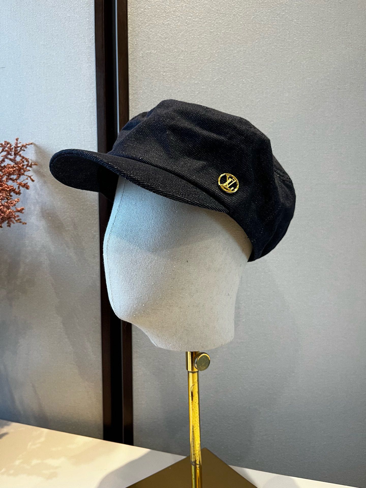 🆕

Lv路易斯新款鸭舌画家帽，头围57cm