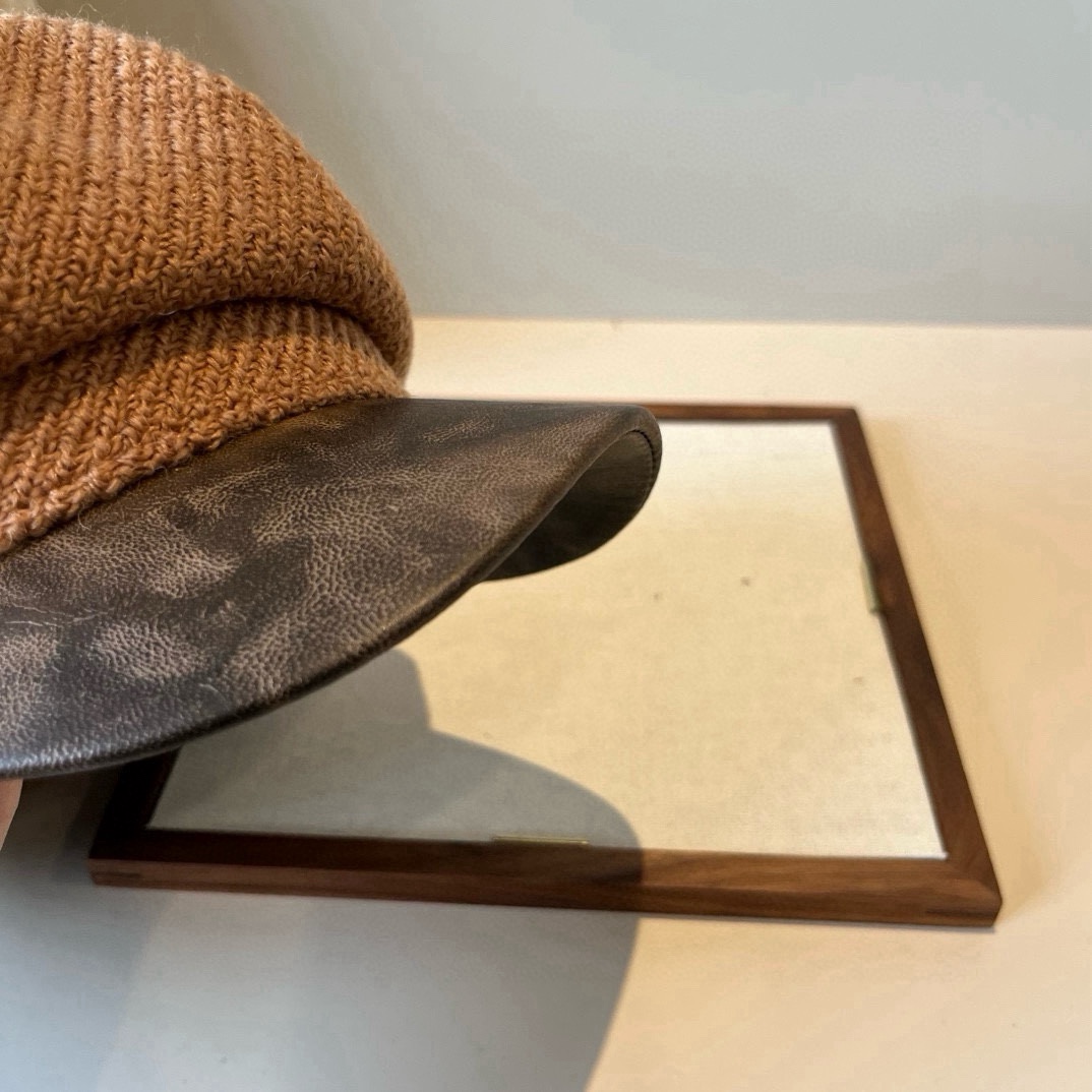 🆕

Gucci古奇新款鸭舌画家帽，头围57cm