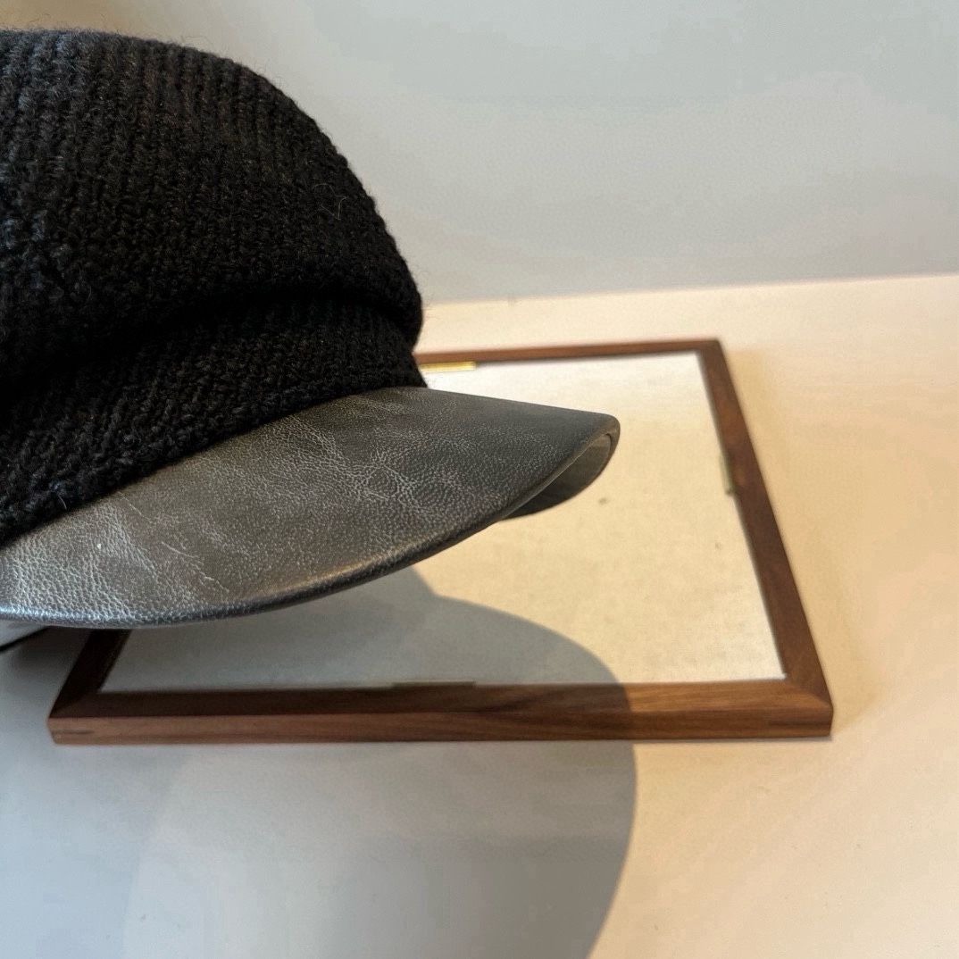 🆕

Gucci古奇新款鸭舌画家帽，头围57cm