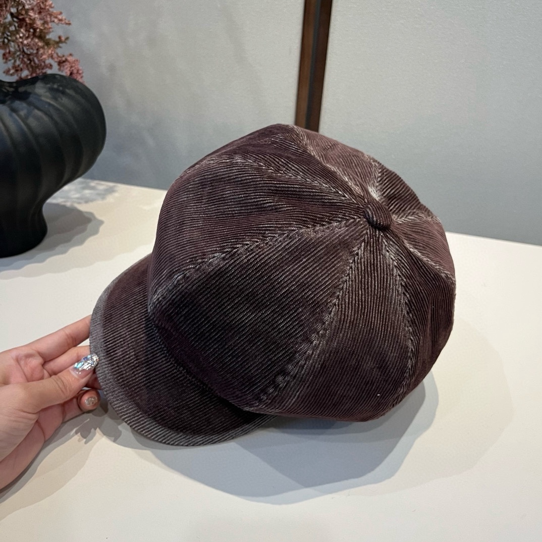 🆕

miumiu缪缪新款鸭舌画家帽，头围57cm