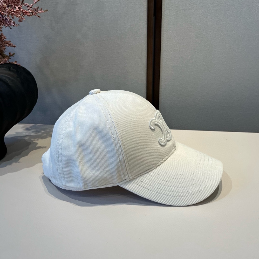 🆕

Celine赛琳新款鸭舌帽,灯芯绒鸭棒球帽