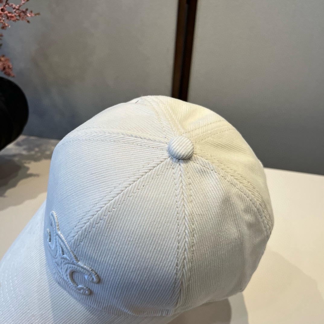 🆕

Celine赛琳新款鸭舌帽,灯芯绒鸭棒球帽