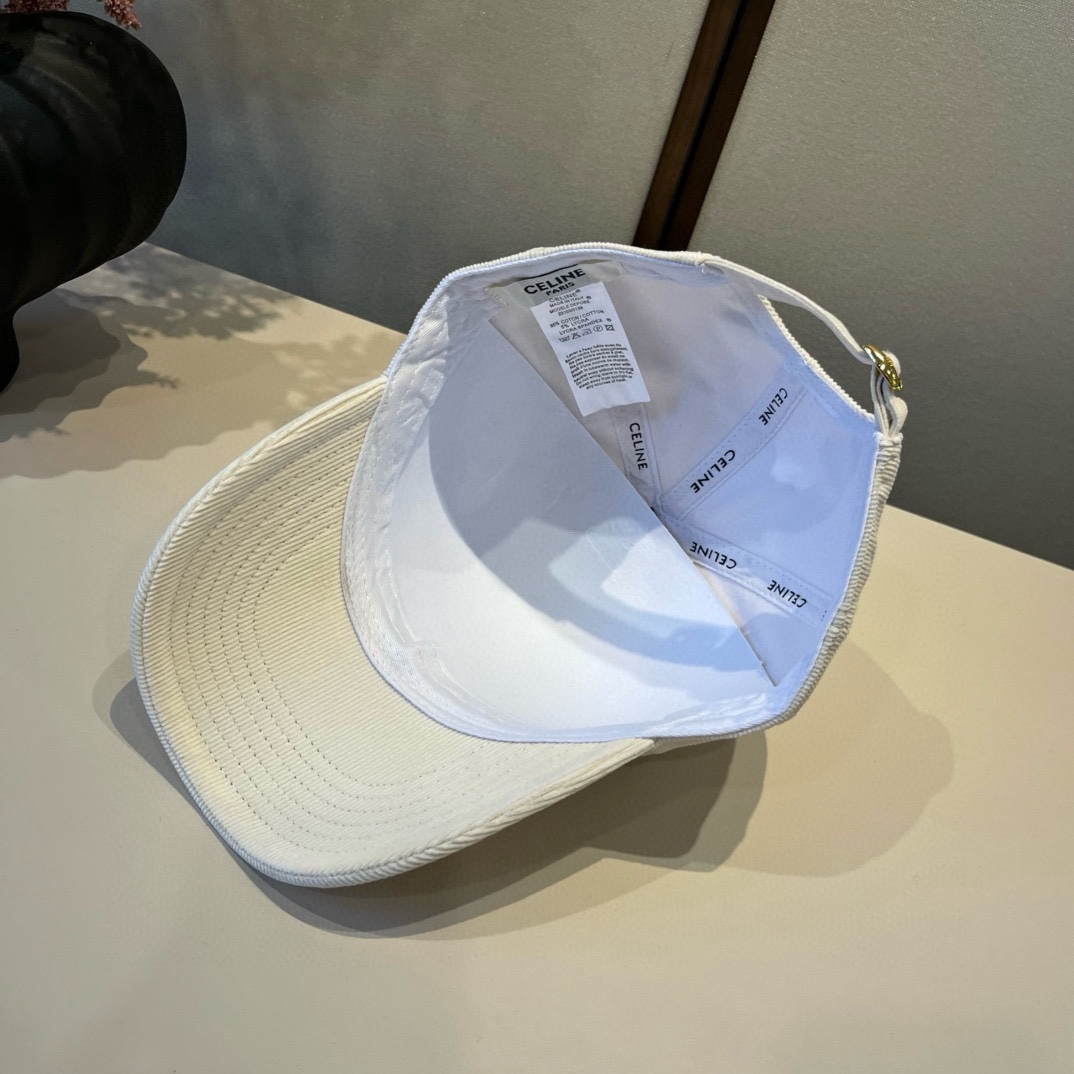 🆕

Celine赛琳新款鸭舌帽,灯芯绒鸭棒球帽