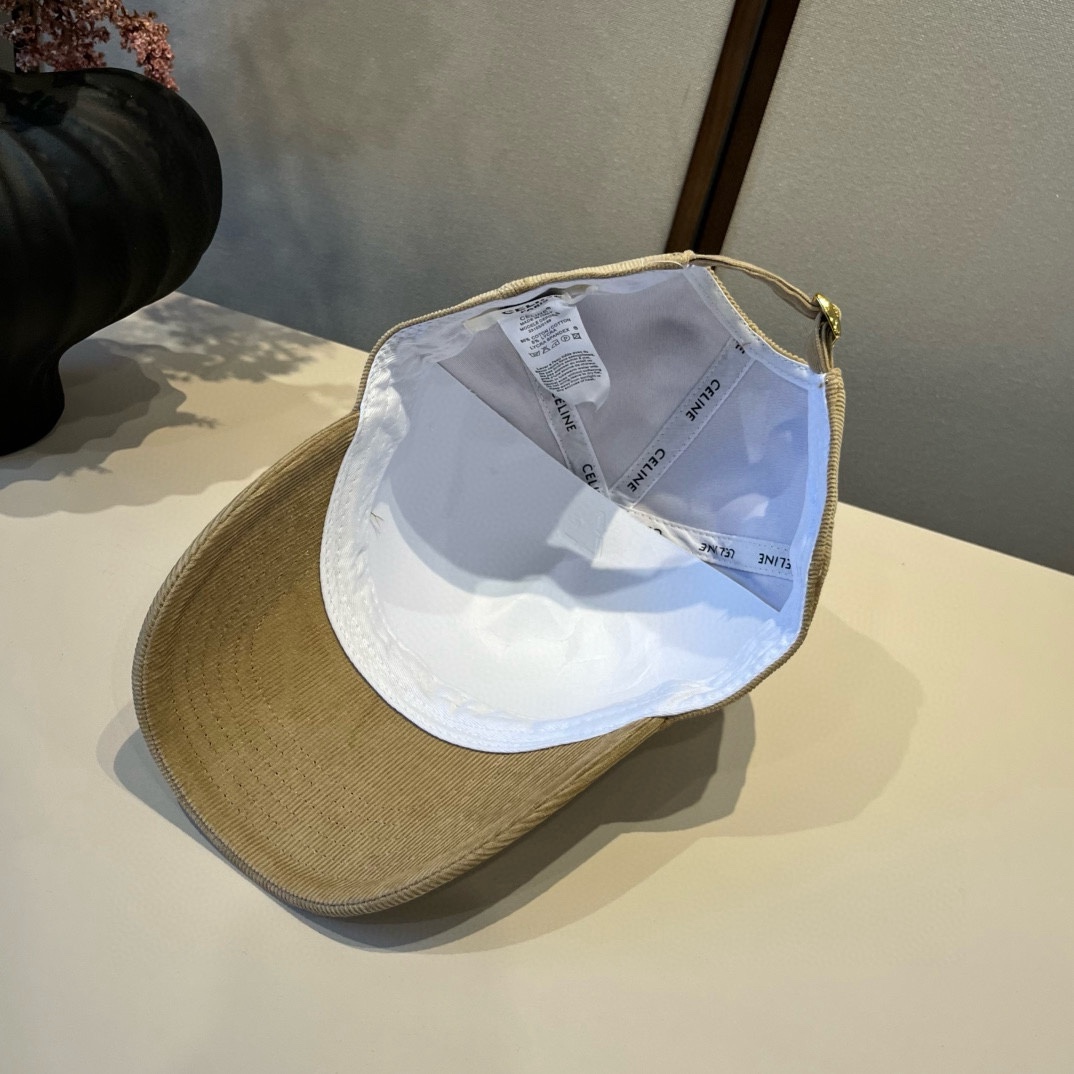 🆕

Celine赛琳新款鸭舌帽,灯芯绒鸭棒球帽