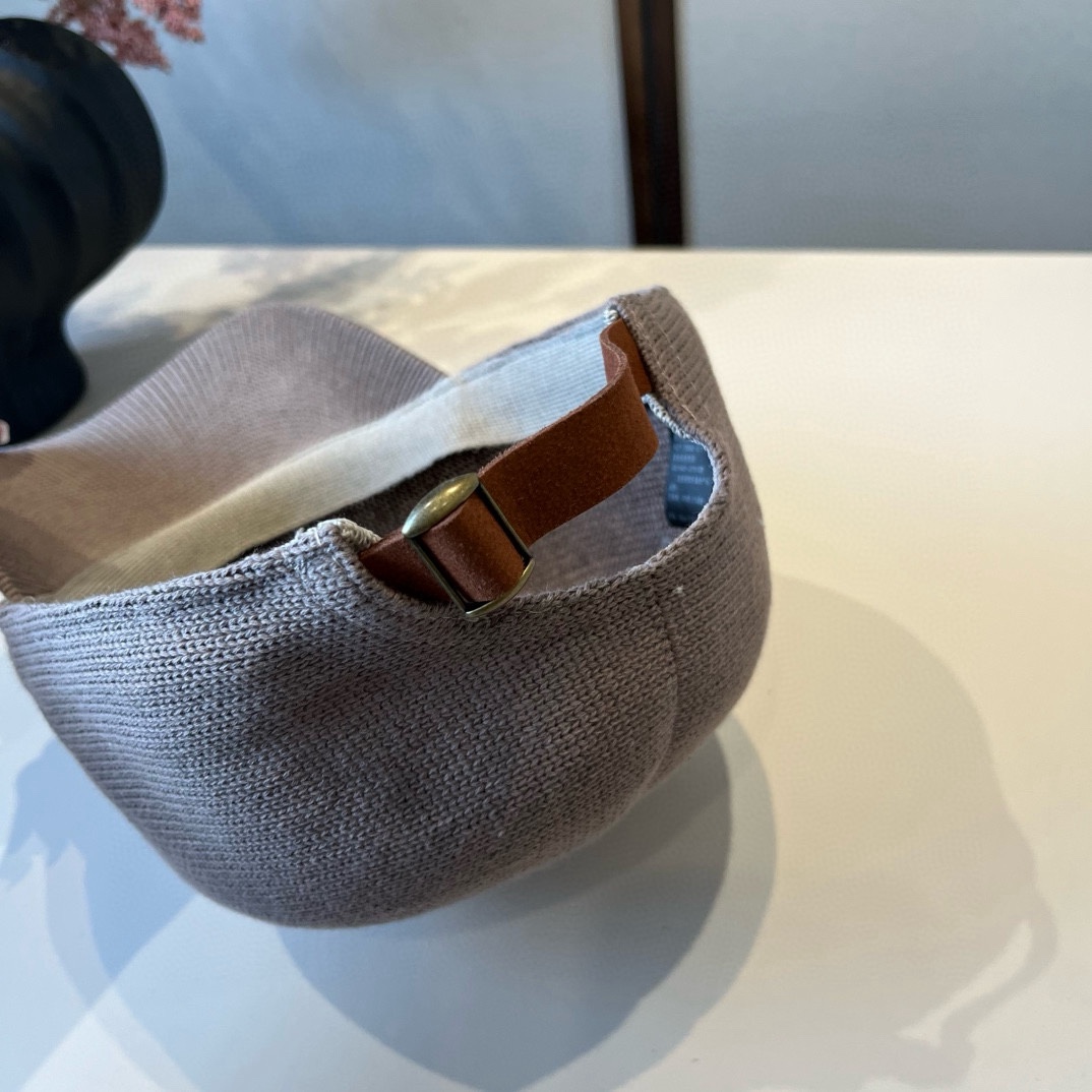 🆕

克罗心鸭舌草帽，定制款骑士帽，头围57cm