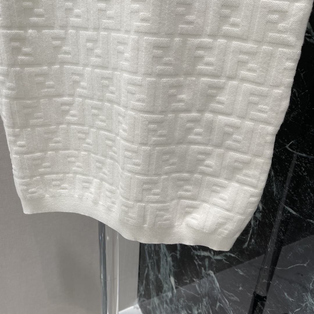 （长半裙）
FD 25早秋新款 提花针织长半裙 通体双F提花图案 套装上身 尽显优雅风范 分开搭配也很赞