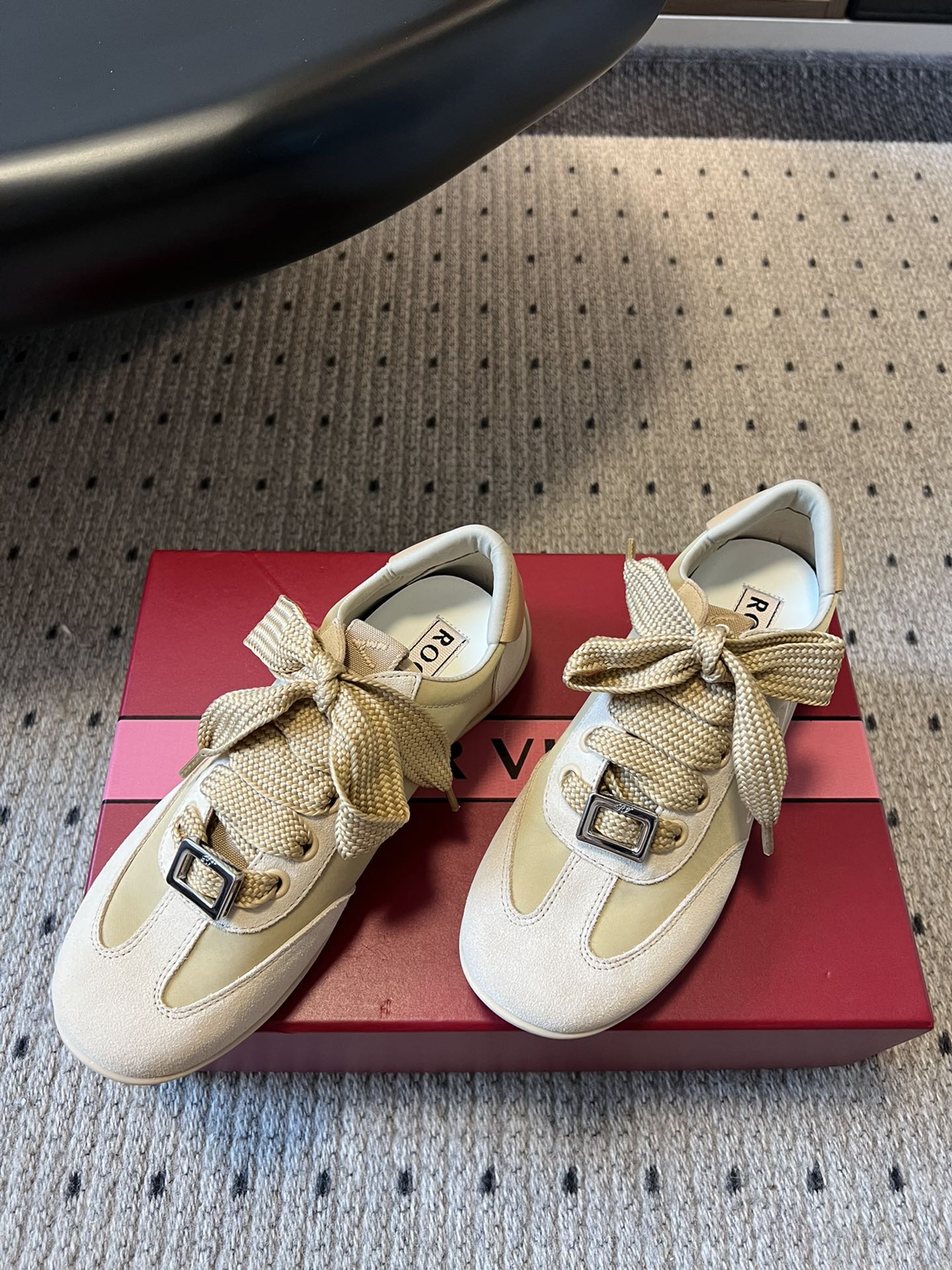 Roger Vivie* 25ss 新款德训休闲鞋 注重舒适度的宝子一定要留这款！莞产版本，原版开发，版